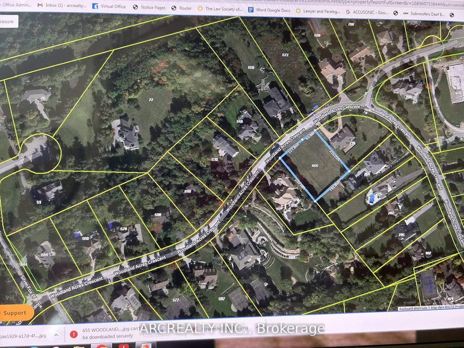 Photo 2 of 655 Woodland Acres Crescent, Vaughan, Rural Vaughan — HOMEH