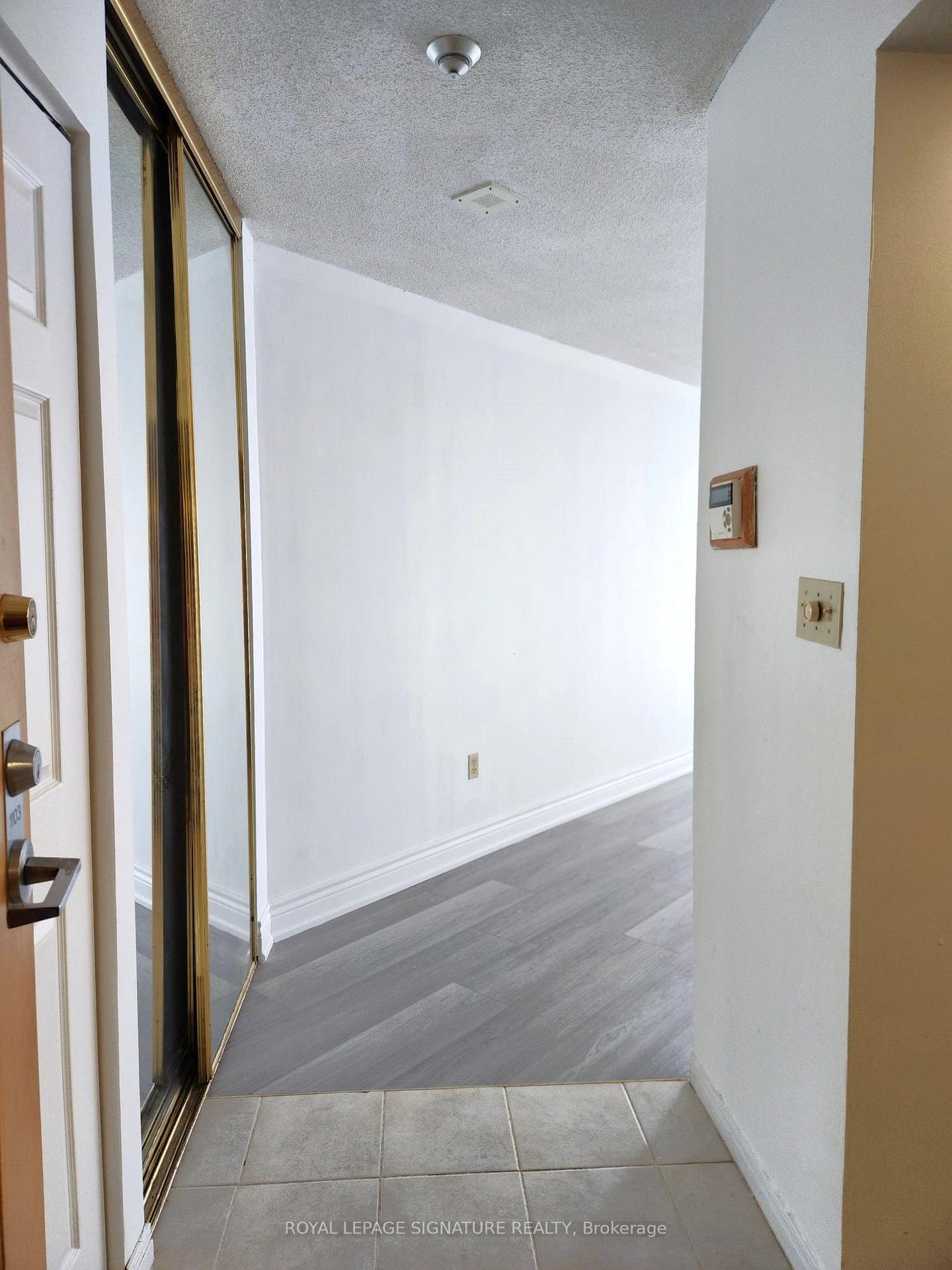 Photo 3 of Unit 1103, 5 Concorde Place, North York, Banbury-Don Mills — HOMEH