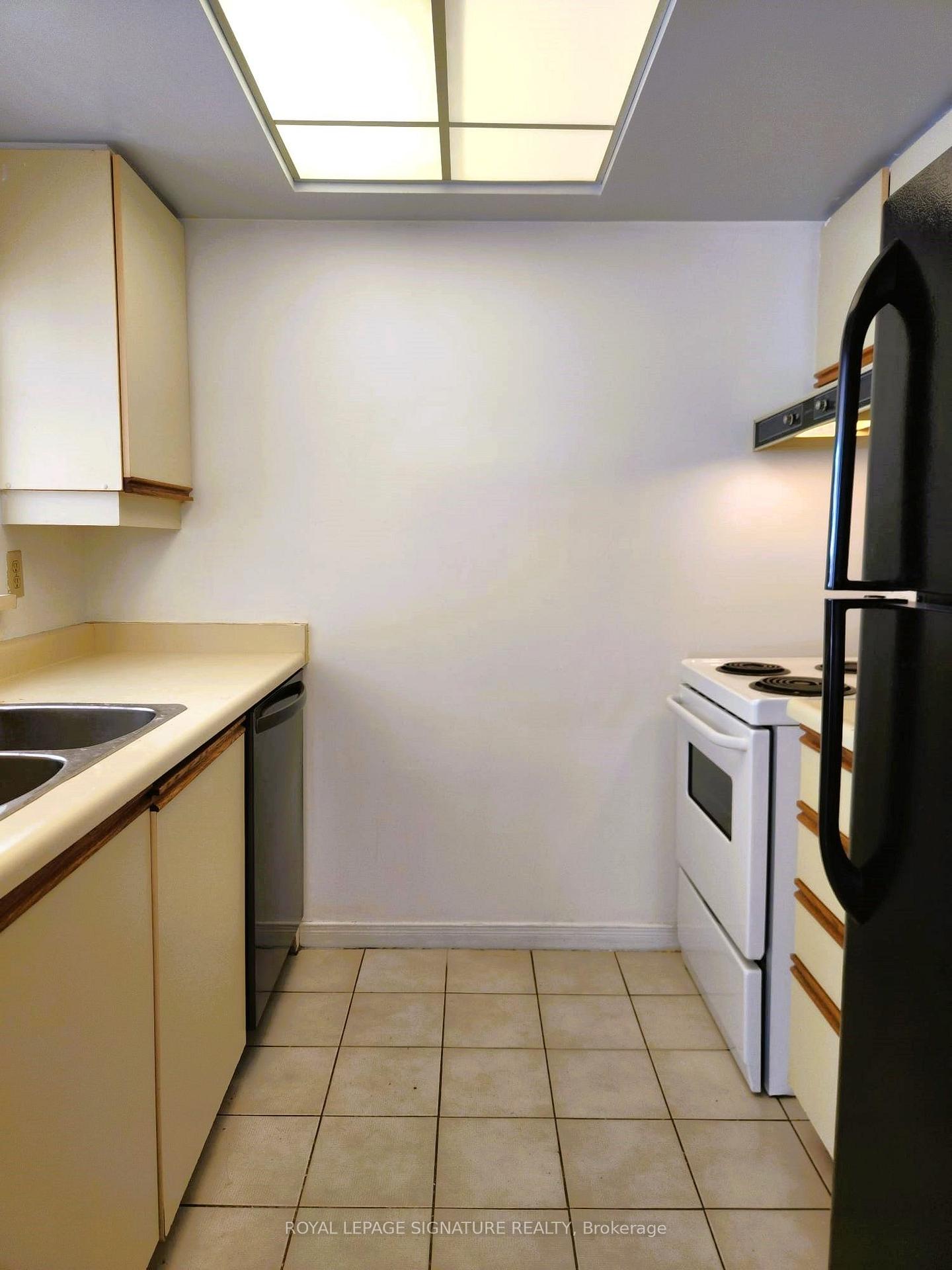 Photo 4 of Unit 1103, 5 Concorde Place, North York, Banbury-Don Mills — HOMEH