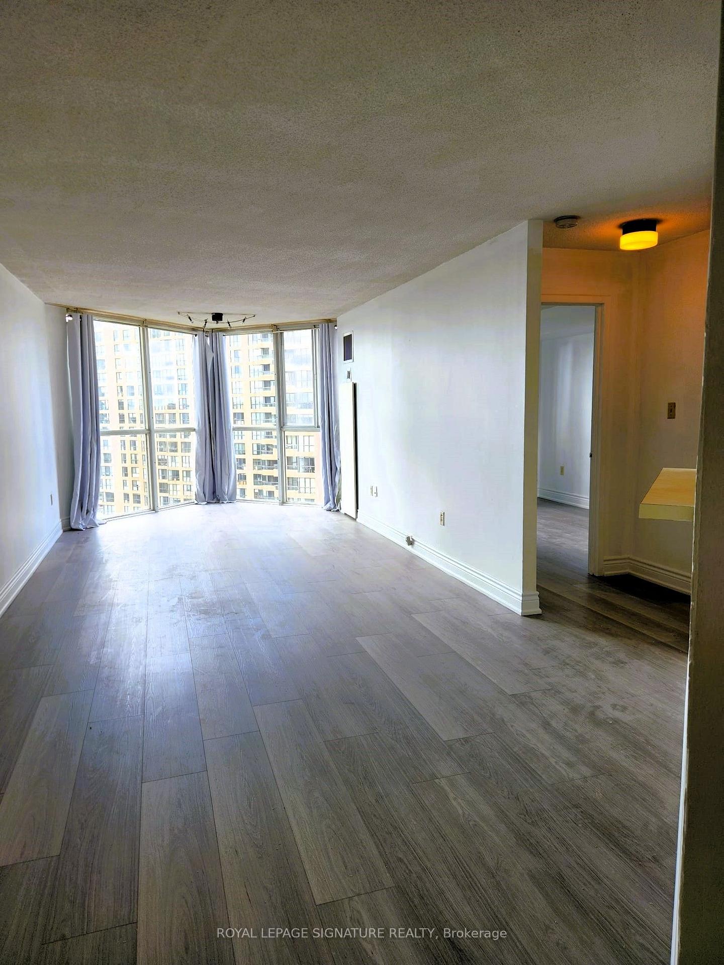 Photo 6 of Unit 1103, 5 Concorde Place, North York, Banbury-Don Mills — HOMEH