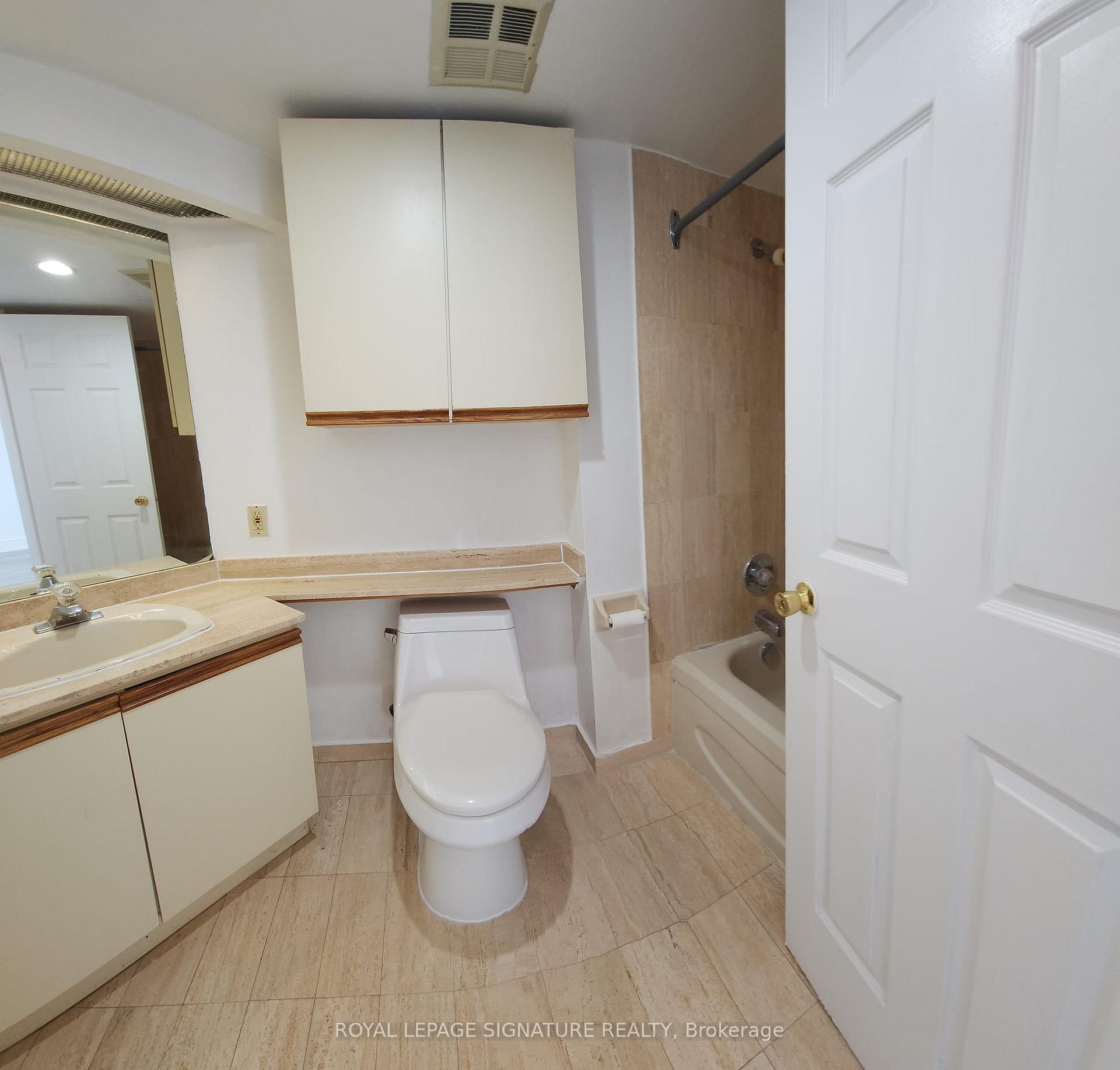 Photo 13 of Unit 1103, 5 Concorde Place, North York, Banbury-Don Mills — HOMEH