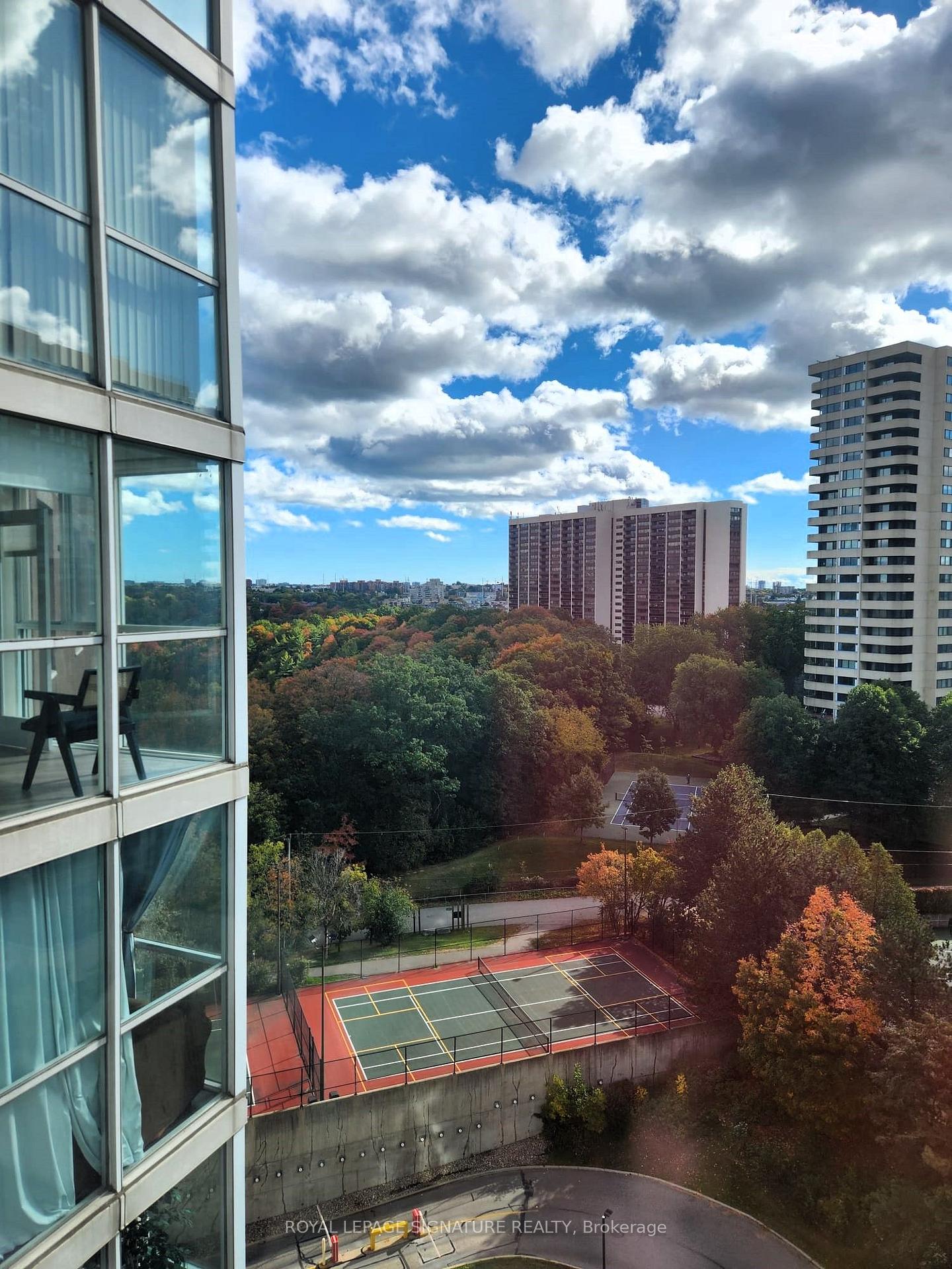 Photo 16 of Unit 1103, 5 Concorde Place, North York, Banbury-Don Mills — HOMEH