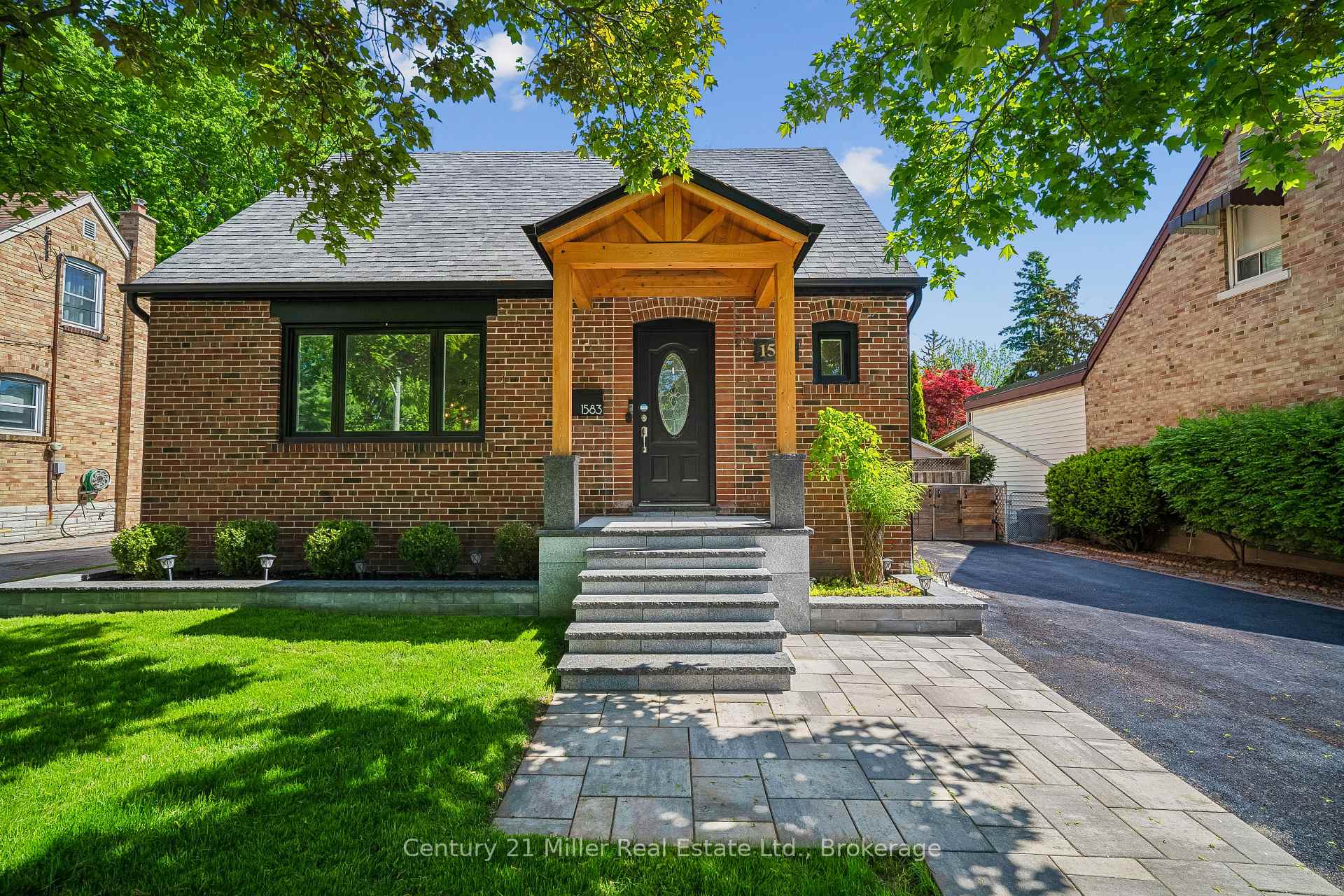 Front of 1583 Blanefield Road