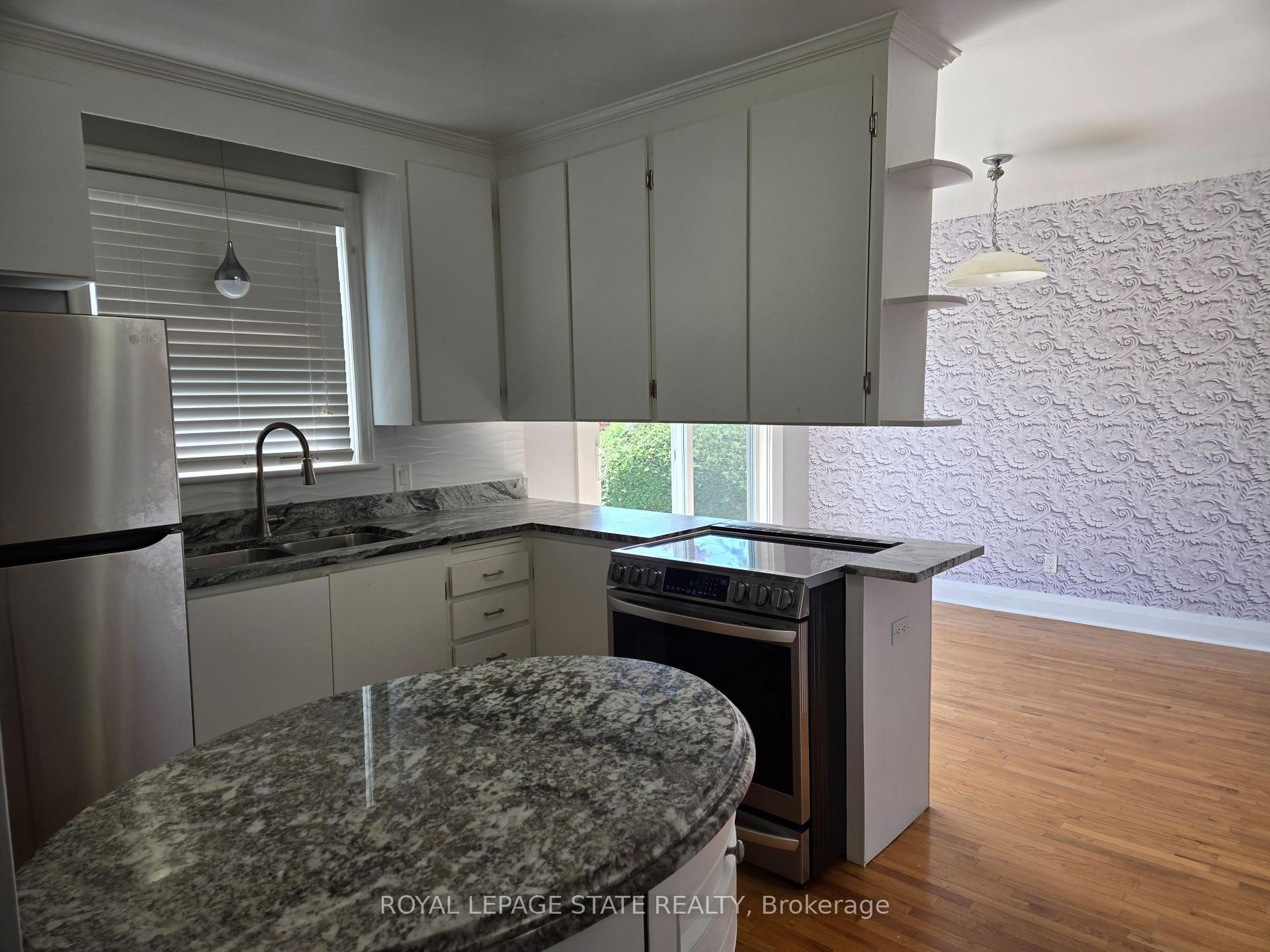 Photo 8 of 48 Mountain Avenue N, Hamilton, Stoney Creek — HOMEH