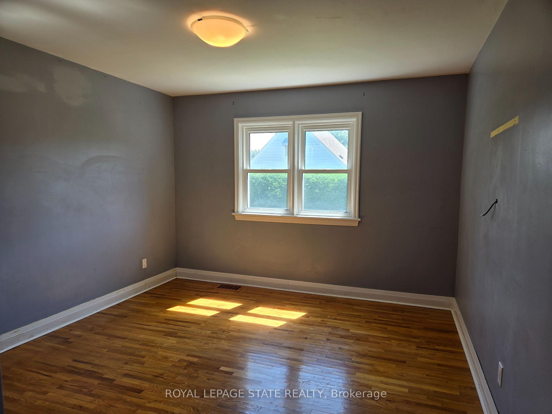 Photo 11 of 48 Mountain Avenue N, Hamilton, Stoney Creek — HOMEH