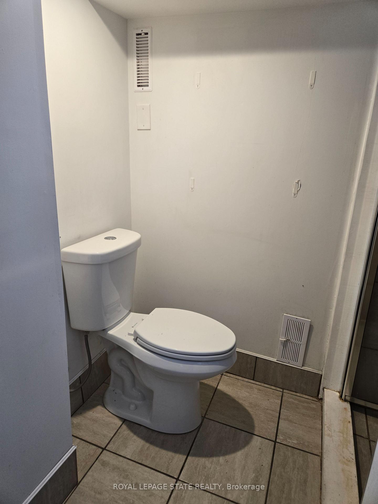 Photo 16 of 48 Mountain Avenue N, Hamilton, Stoney Creek — HOMEH