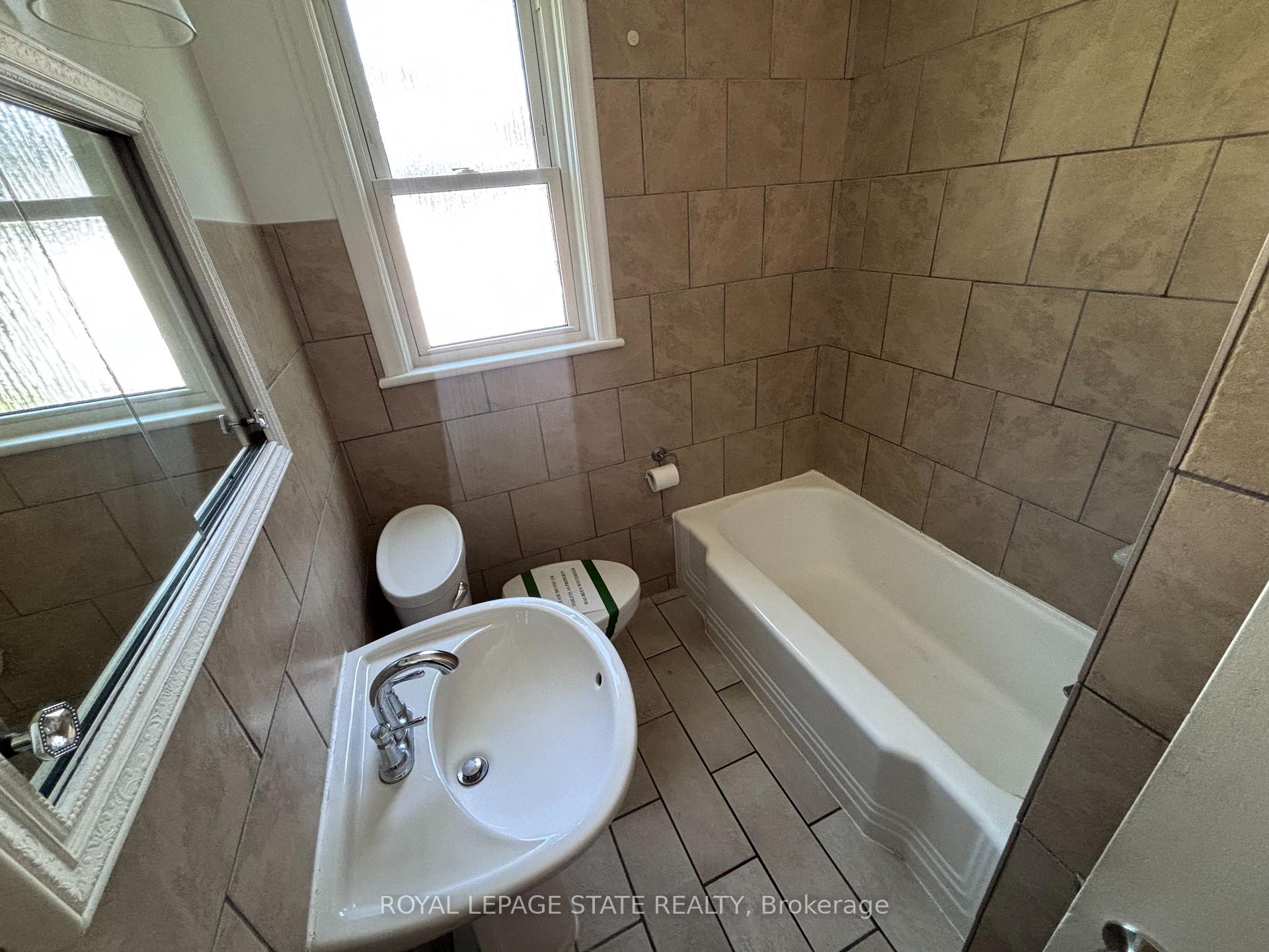 Photo 32 of 48 Mountain Avenue N, Hamilton, Stoney Creek — HOMEH