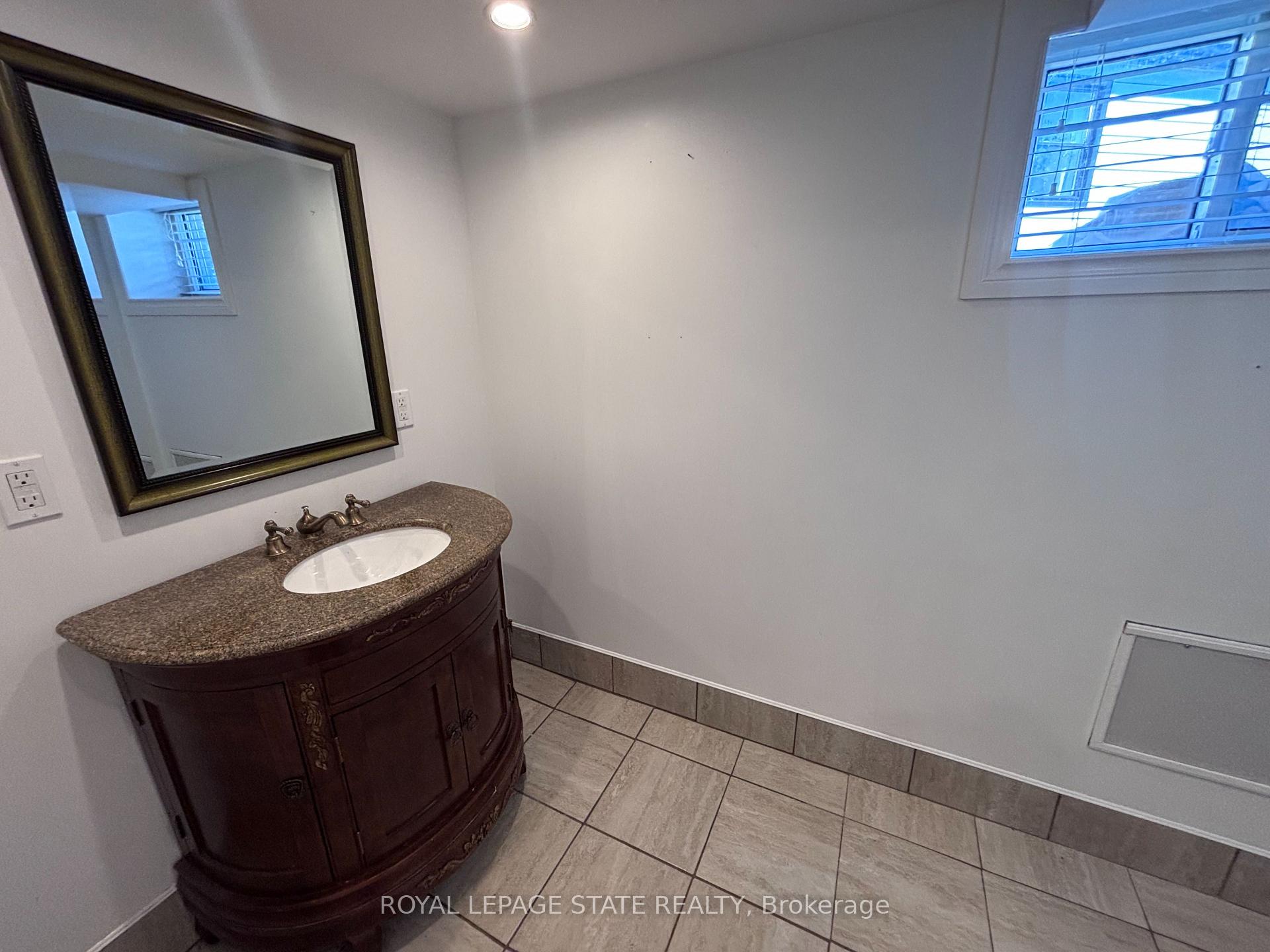 Photo 34 of 48 Mountain Avenue N, Hamilton, Stoney Creek — HOMEH
