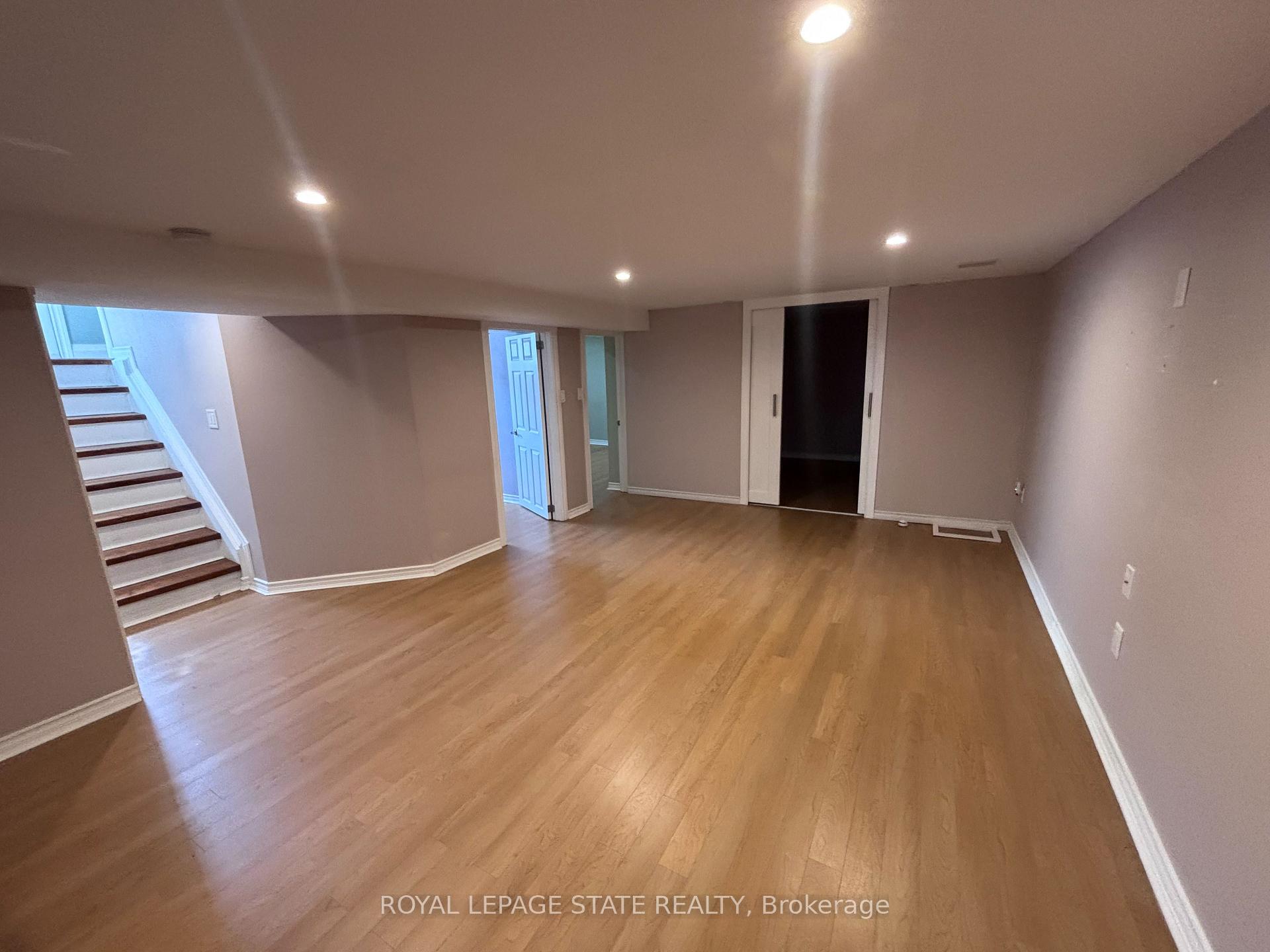 Photo 35 of 48 Mountain Avenue N, Hamilton, Stoney Creek — HOMEH