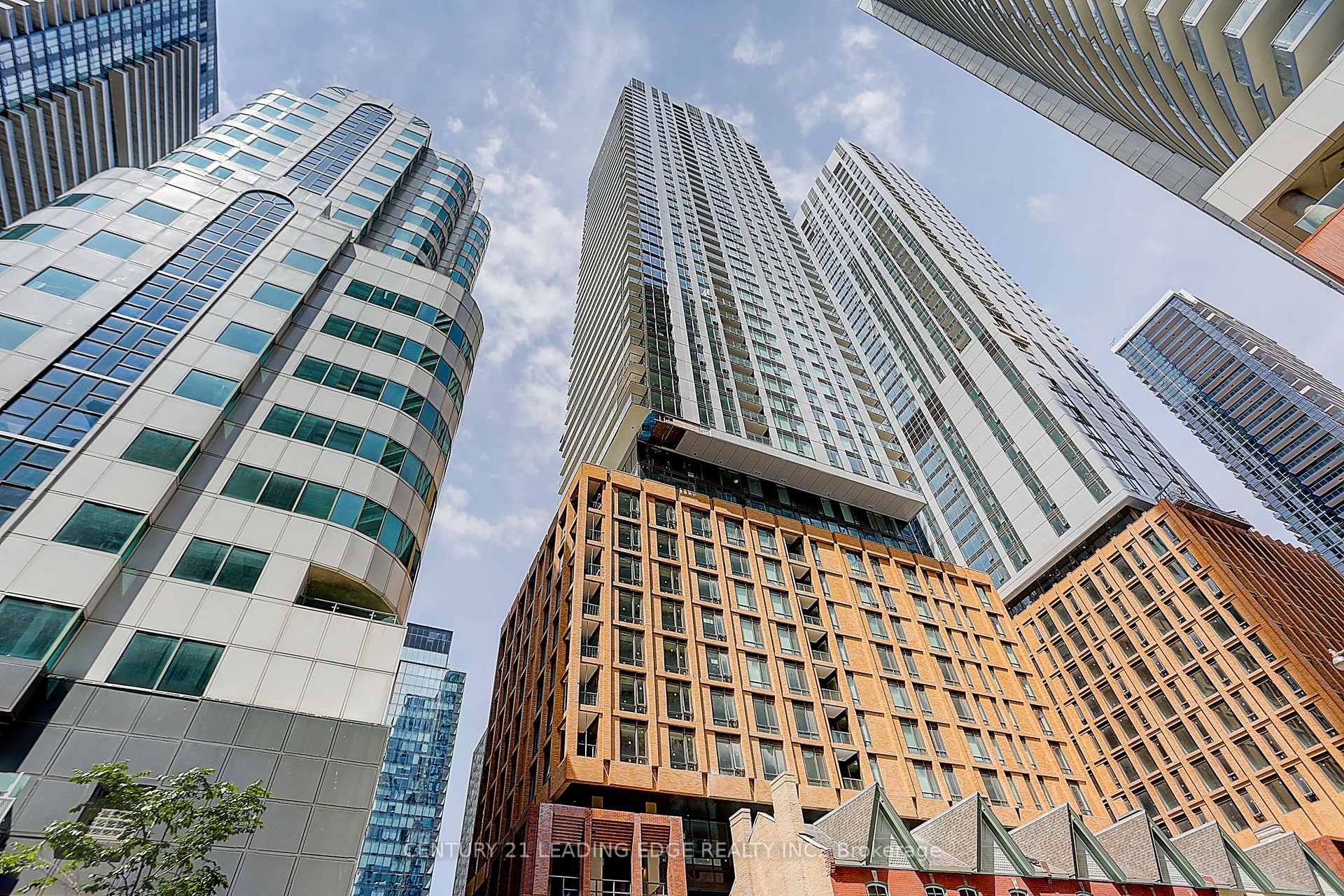 Photo 1 of Unit 913, 8 Widmer Street, Toronto, Waterfront Communities — HOMEH