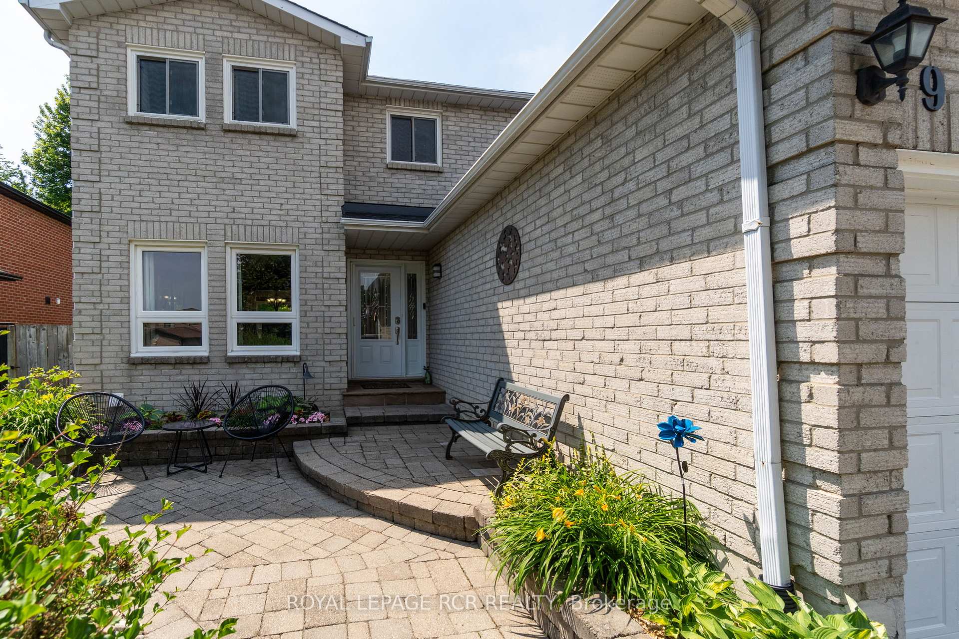 Photo 4 of 9 Doepath Way, Caledon, Bolton West — HOMEH