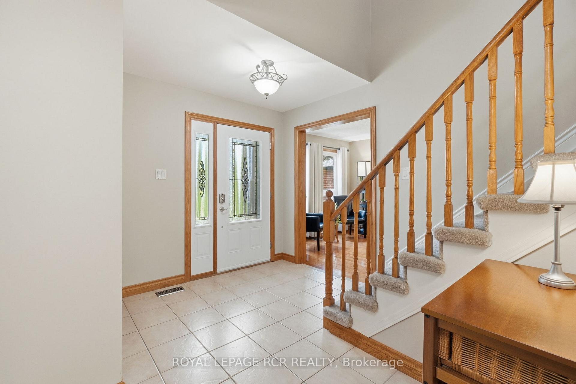 Photo 5 of 9 Doepath Way, Caledon, Bolton West — HOMEH