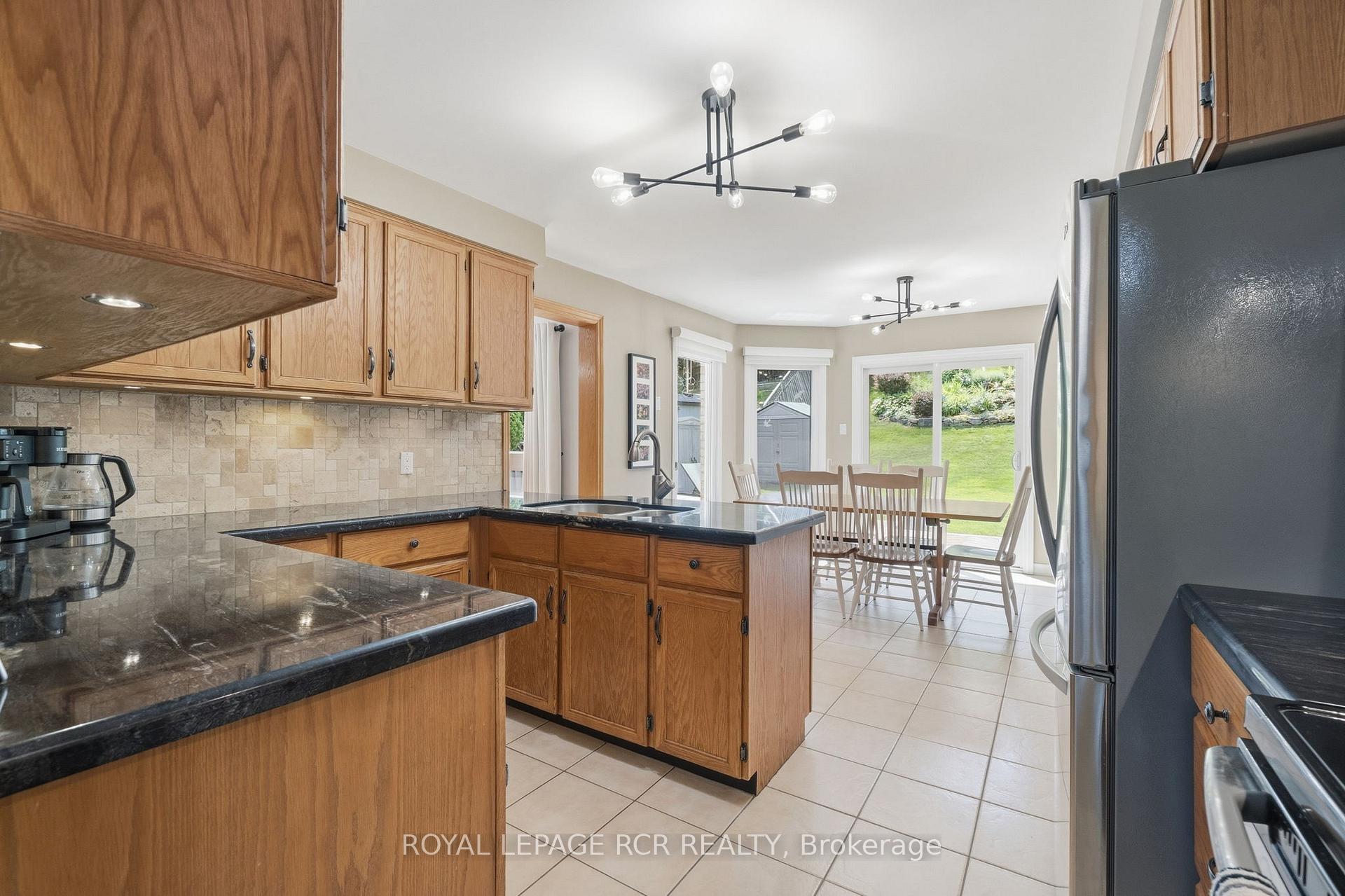 Photo 11 of 9 Doepath Way, Caledon, Bolton West — HOMEH