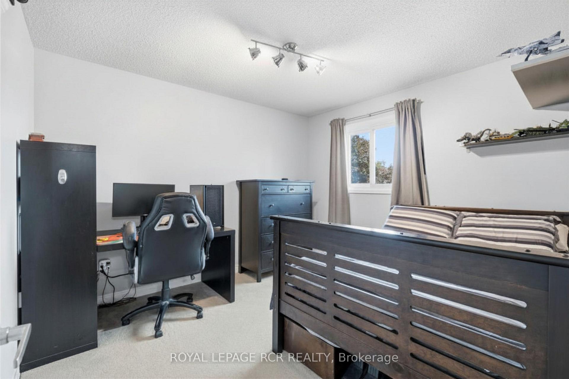 Photo 23 of 9 Doepath Way, Caledon, Bolton West — HOMEH