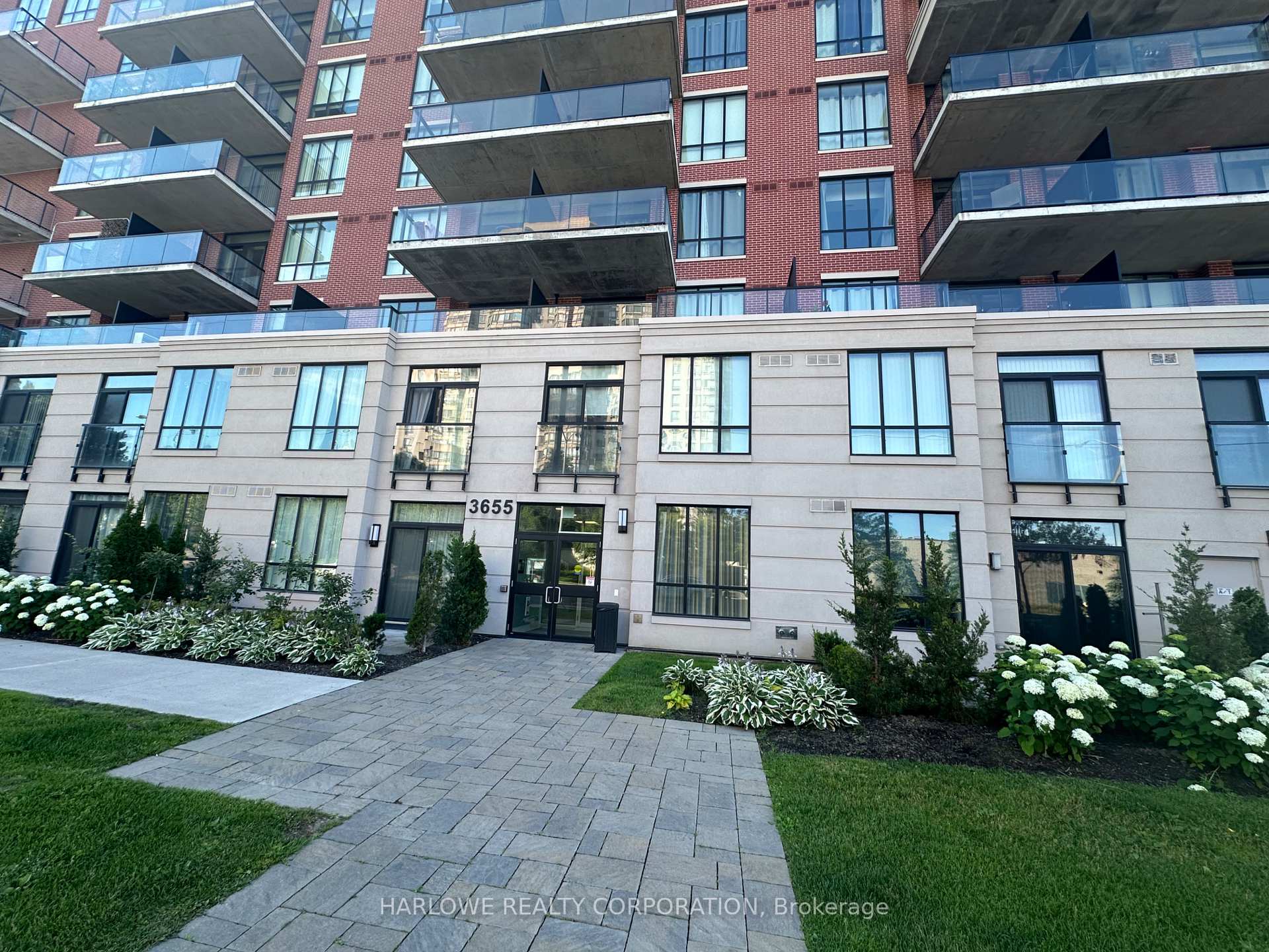 Photo 2 of Unit 302, 3655 Kingston Road, Scarborough, Scarborough Village — HOMEH