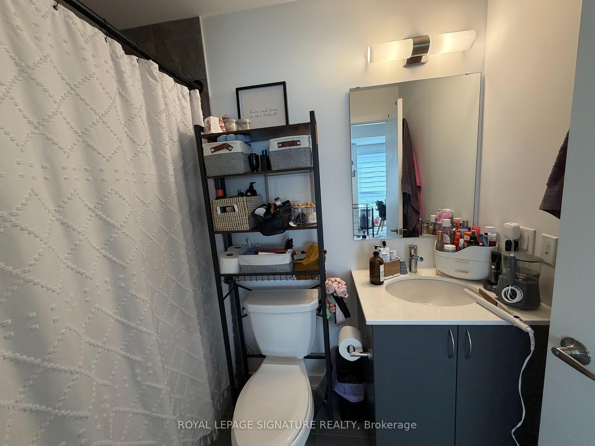 Photo 8 of Unit 810, 56 Lakeside Terrace, Barrie, Little Lake — HOMEH
