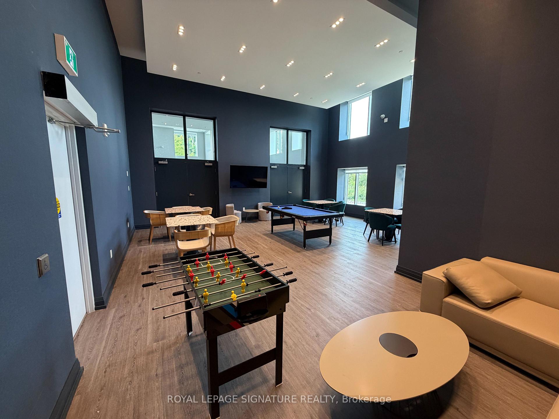 Photo 13 of Unit 810, 56 Lakeside Terrace, Barrie, Little Lake — HOMEH