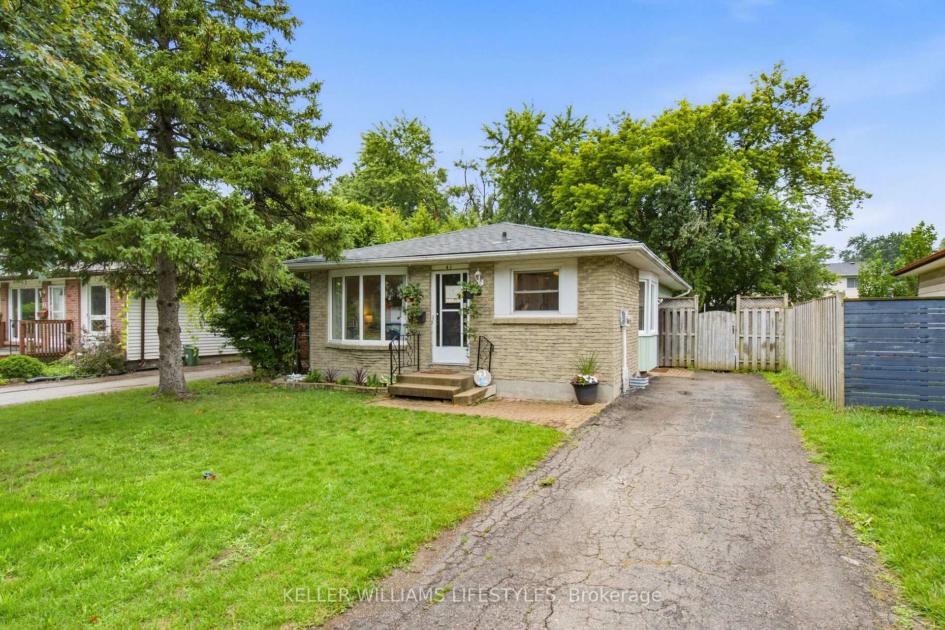 Photo 2 of 41 Scotchmere Crescent, London, South X — HOMEH