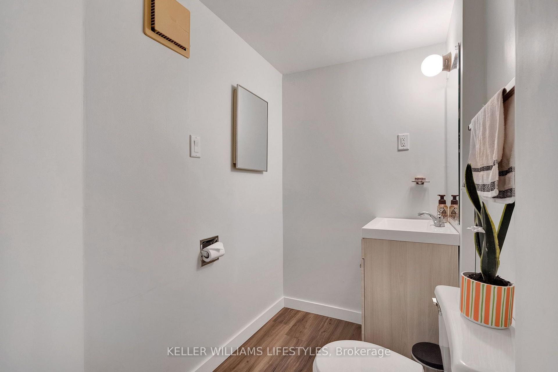 Photo 31 of 41 Scotchmere Crescent, London, South X — HOMEH