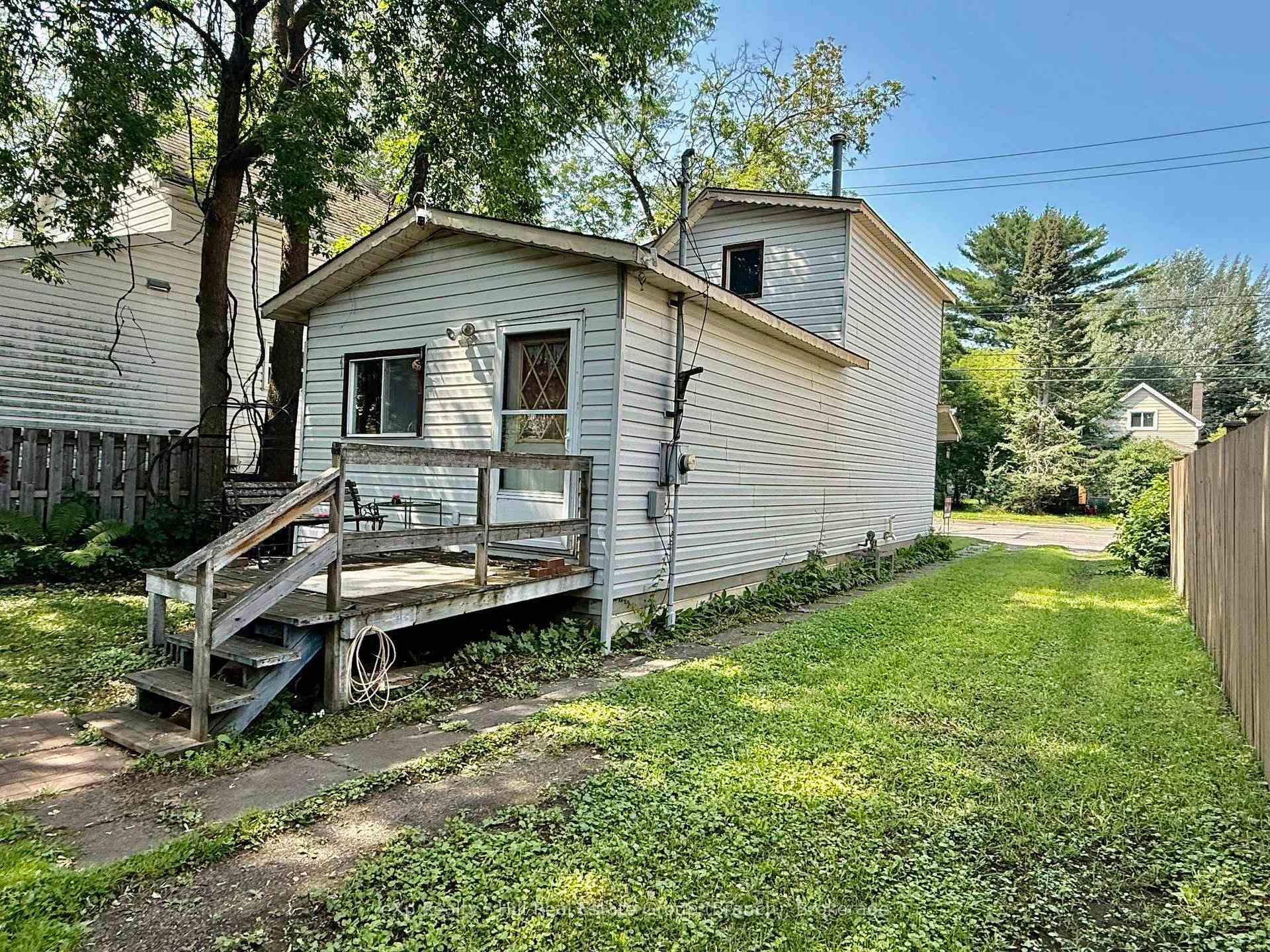 Photo 2 of 446 Vickers Street N, Thunder Bay, McKeller Park — HOMEH