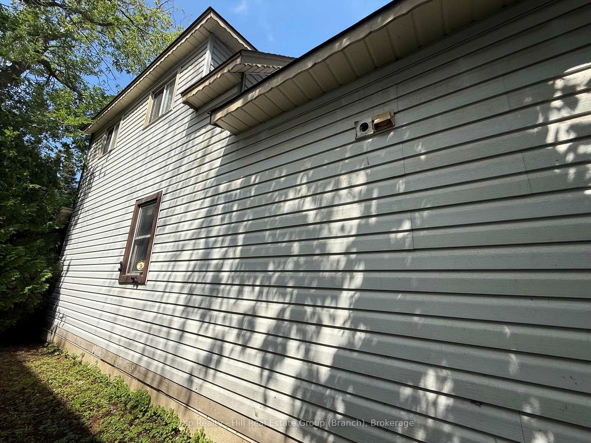 Photo 5 of 446 Vickers Street N, Thunder Bay, McKeller Park — HOMEH