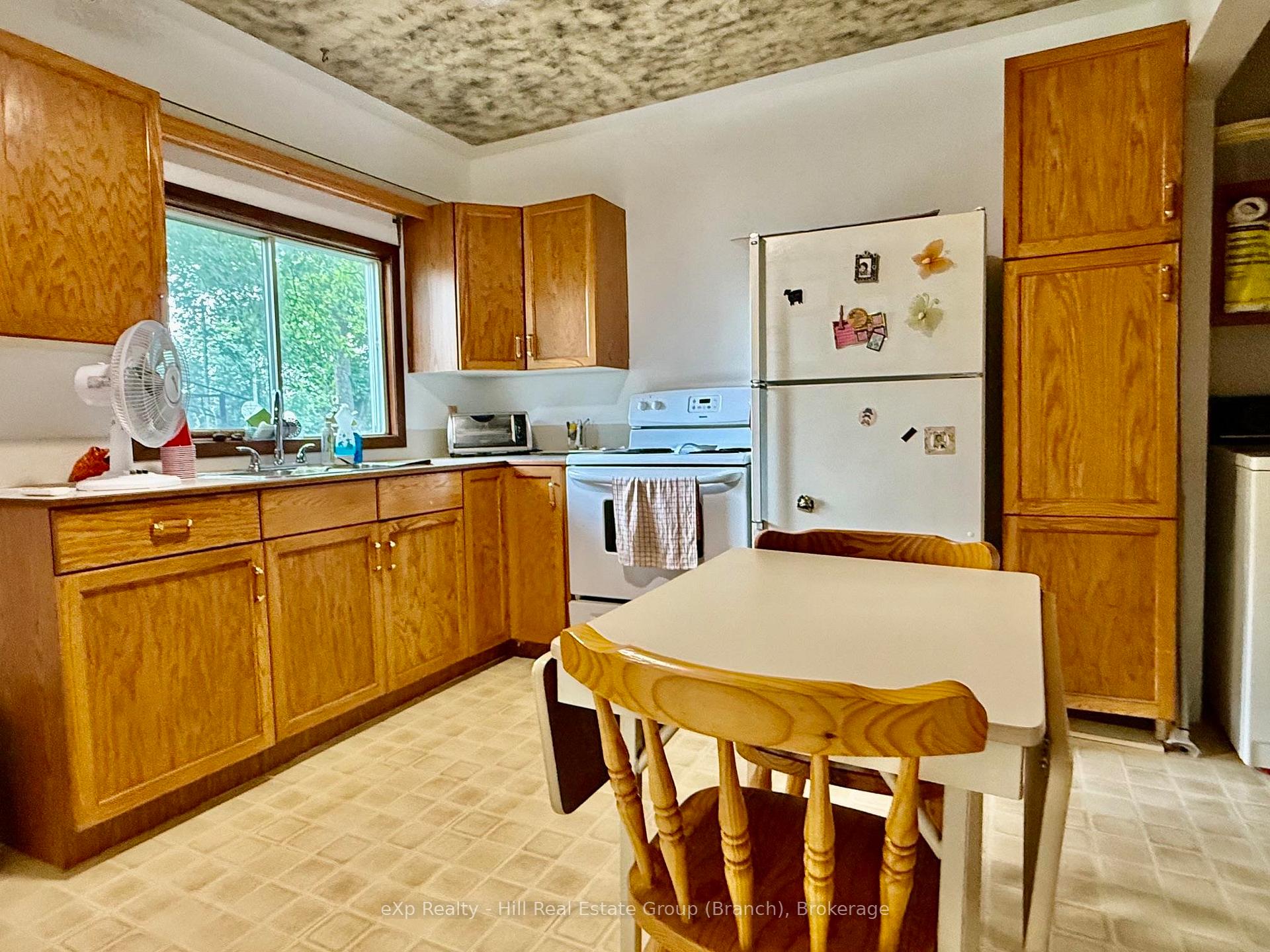 Photo 12 of 446 Vickers Street N, Thunder Bay, McKeller Park — HOMEH