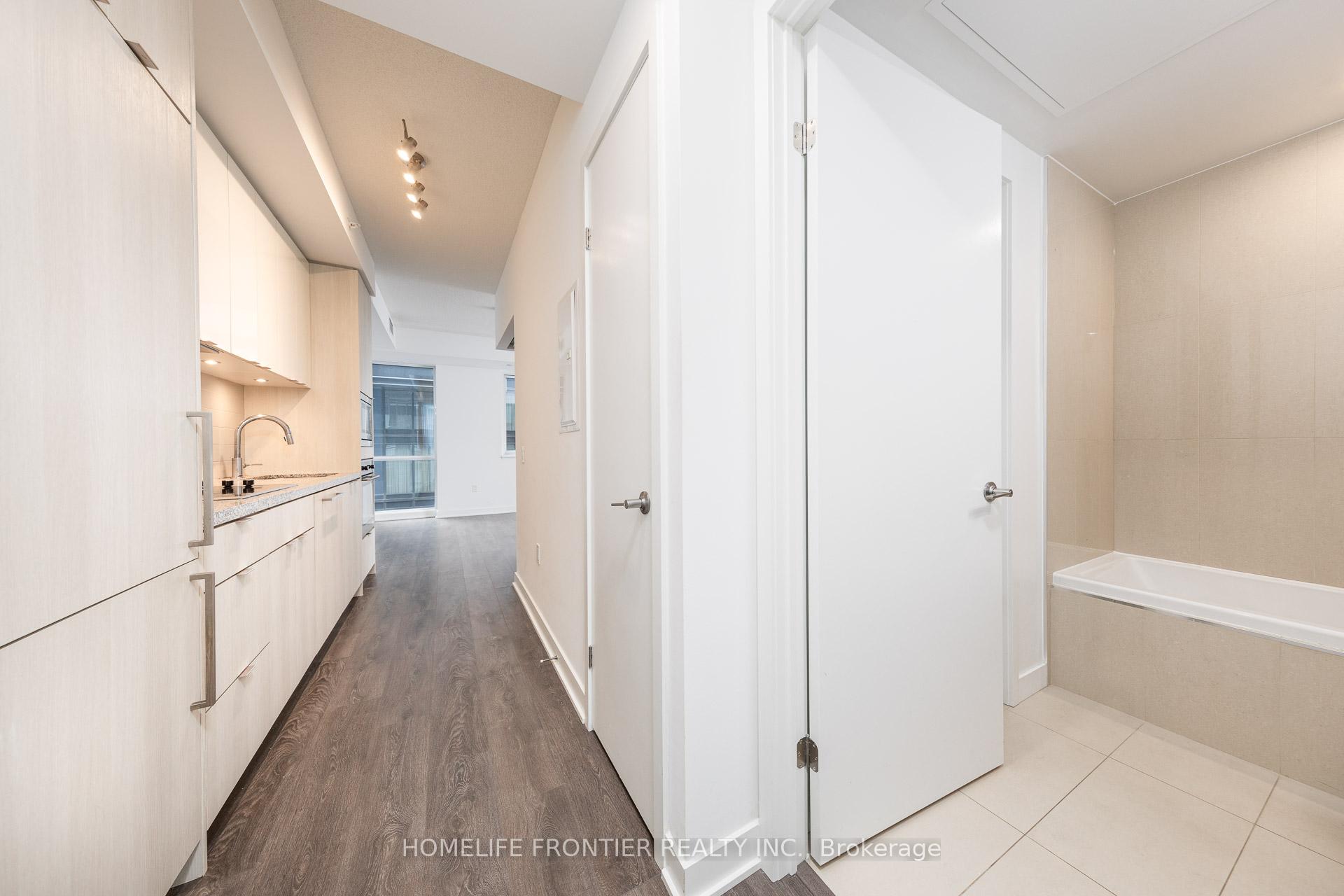 Photo 7 of Unit 705, 115 Blue Jays Way, Toronto, Waterfront Communities — HOMEH