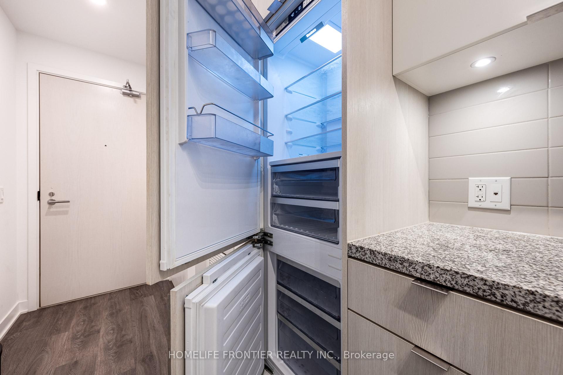 Photo 18 of Unit 705, 115 Blue Jays Way, Toronto, Waterfront Communities — HOMEH