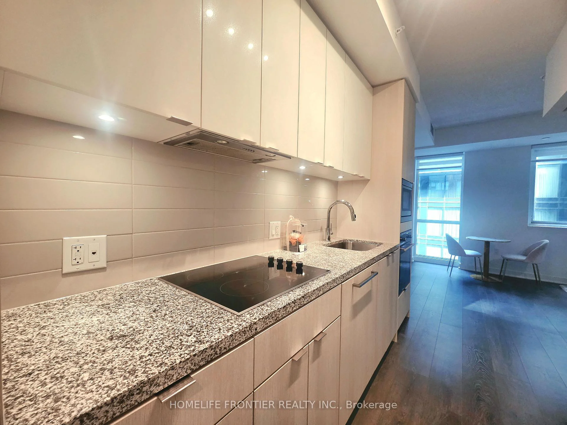 Photo 8 of Unit 705, 115 Blue Jays Way, Toronto, Waterfront Communities — HOMEH