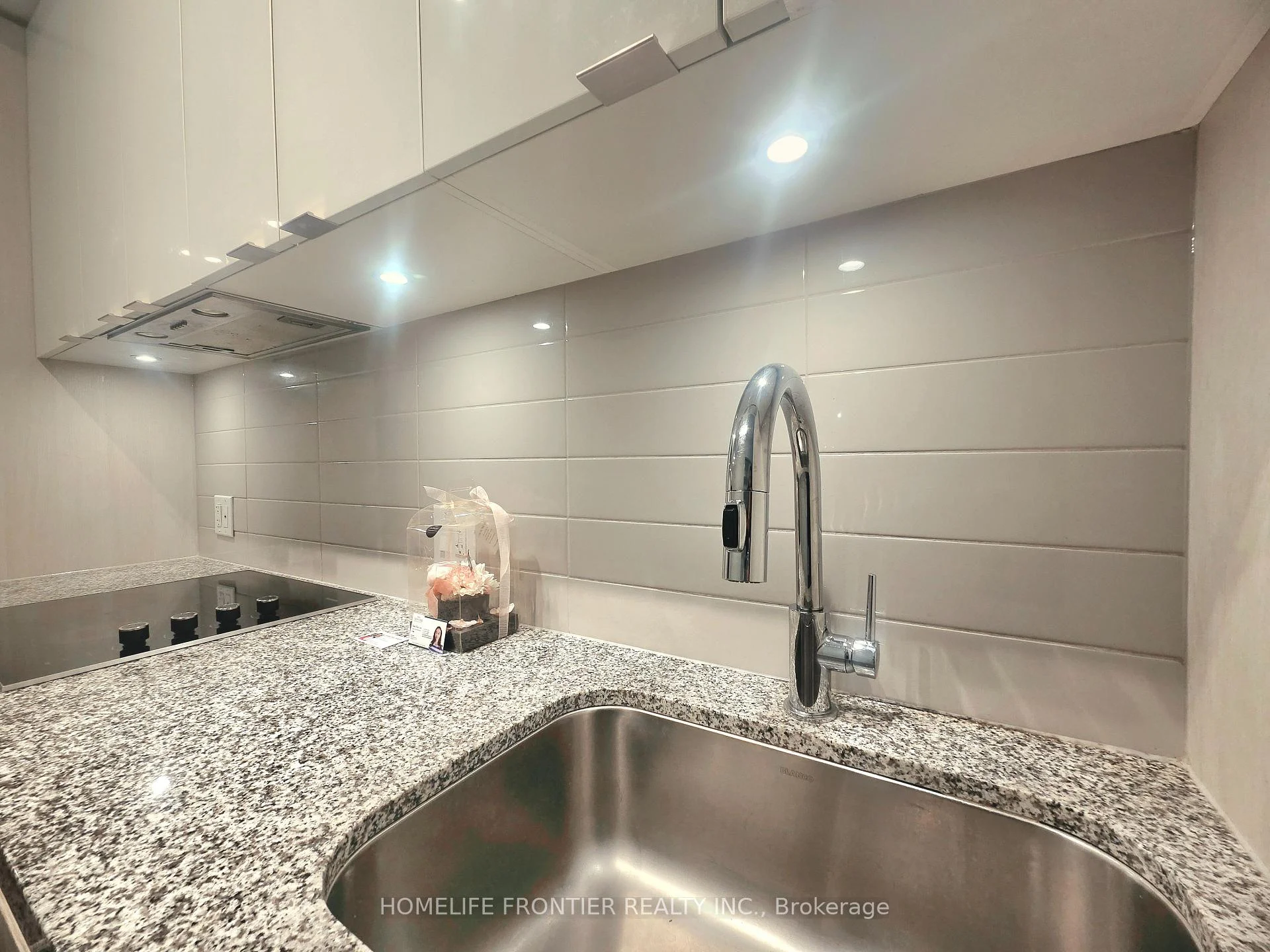 Photo 10 of Unit 705, 115 Blue Jays Way, Toronto, Waterfront Communities — HOMEH