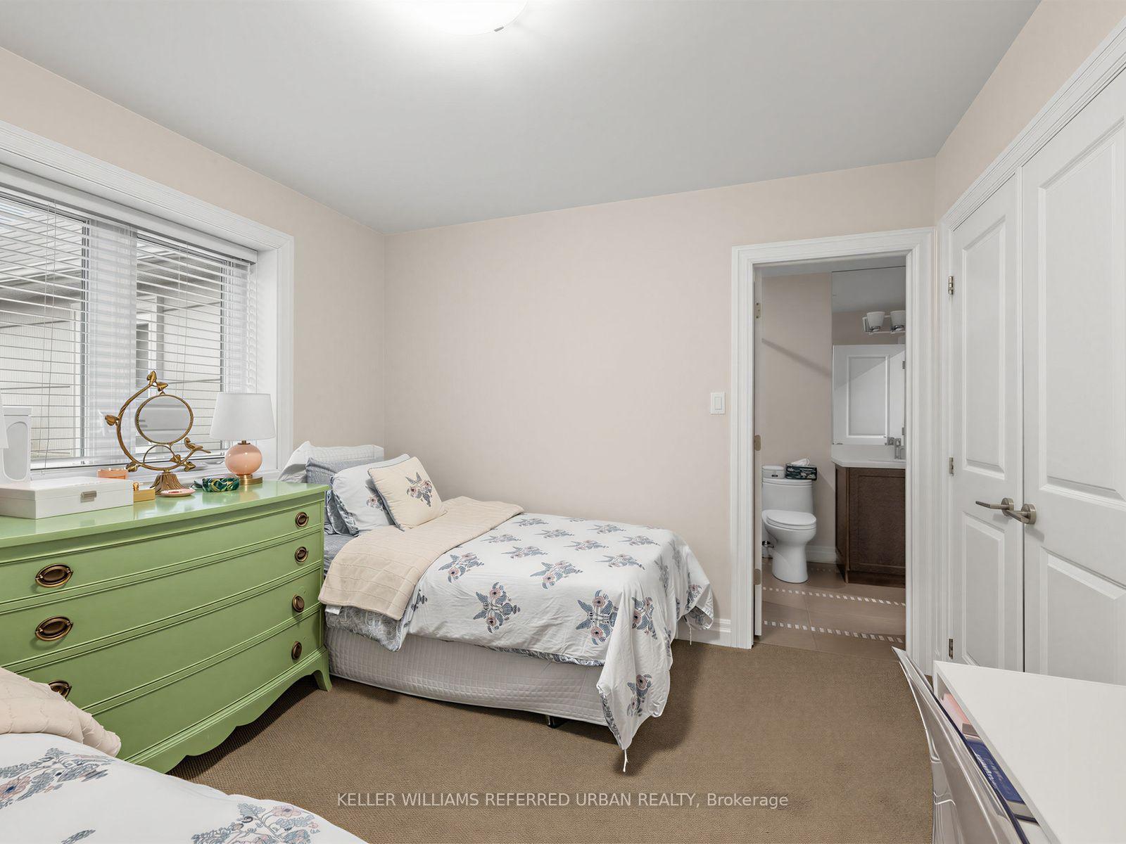 Photo 33 of 45 Fairholme Avenue, Toronto, Englemount-Lawrence — HOMEH