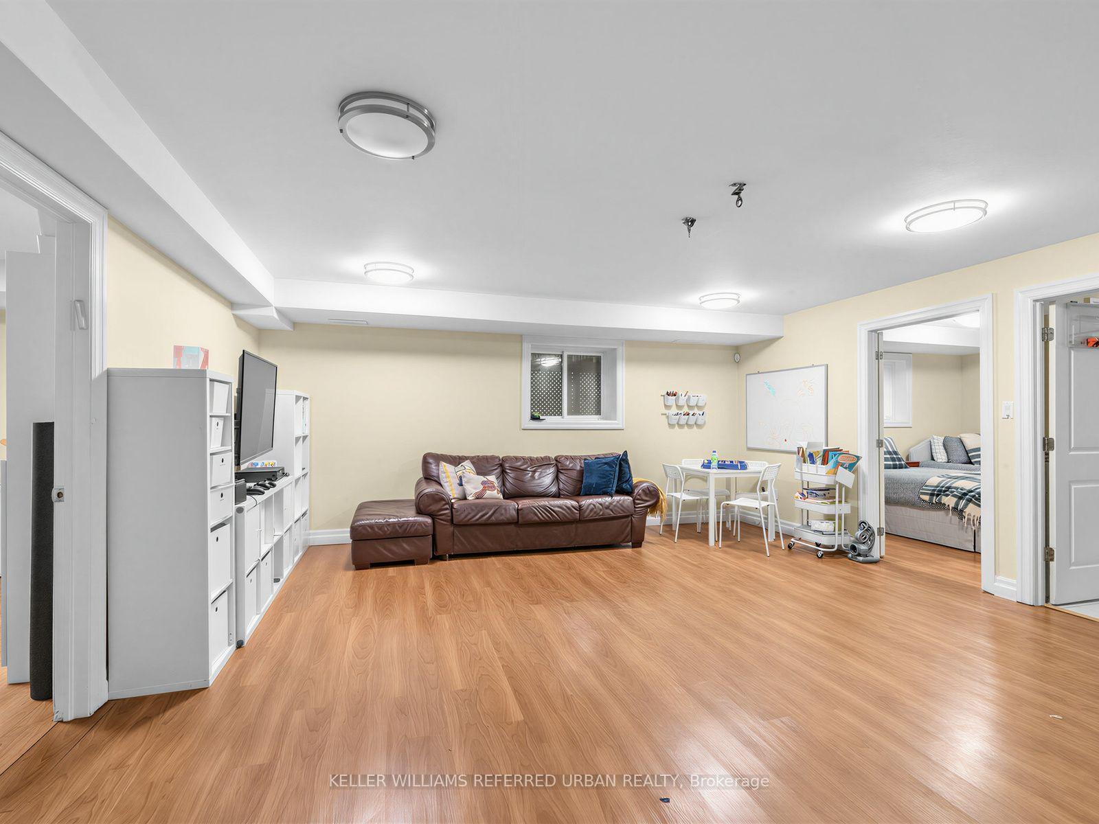 Photo 36 of 45 Fairholme Avenue, Toronto, Englemount-Lawrence — HOMEH