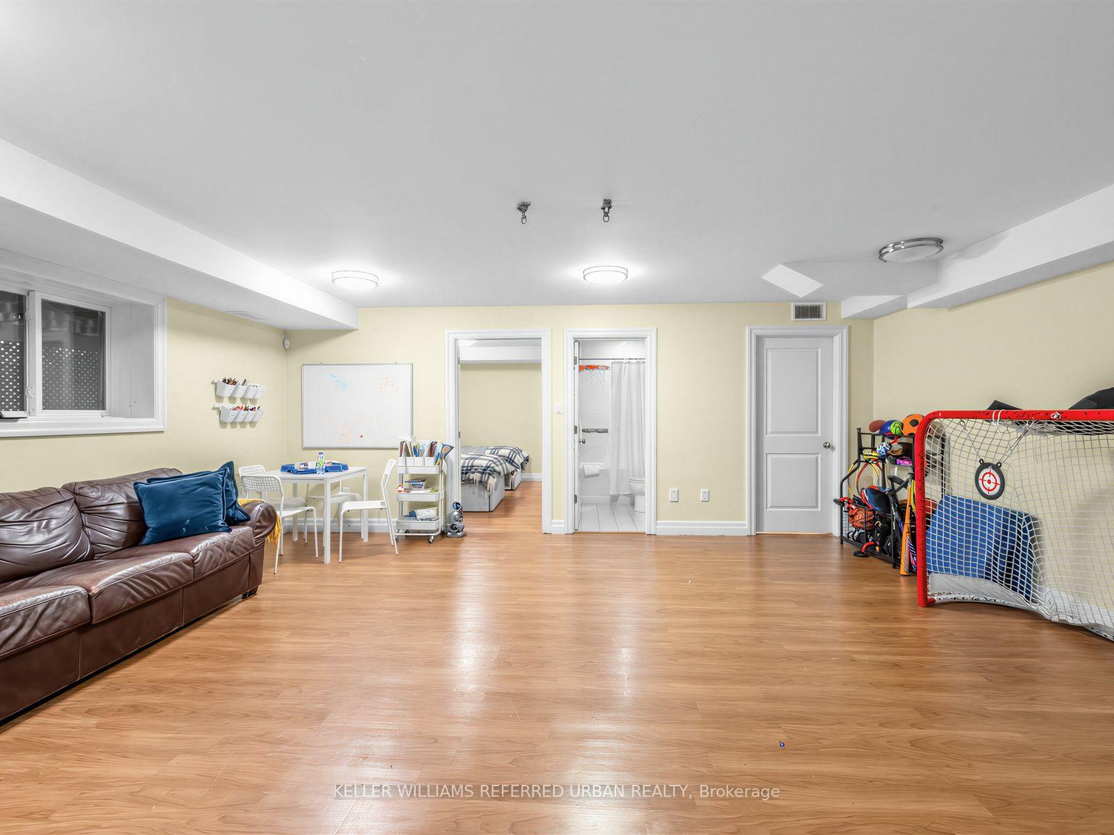 Photo 39 of 45 Fairholme Avenue, Toronto, Englemount-Lawrence — HOMEH