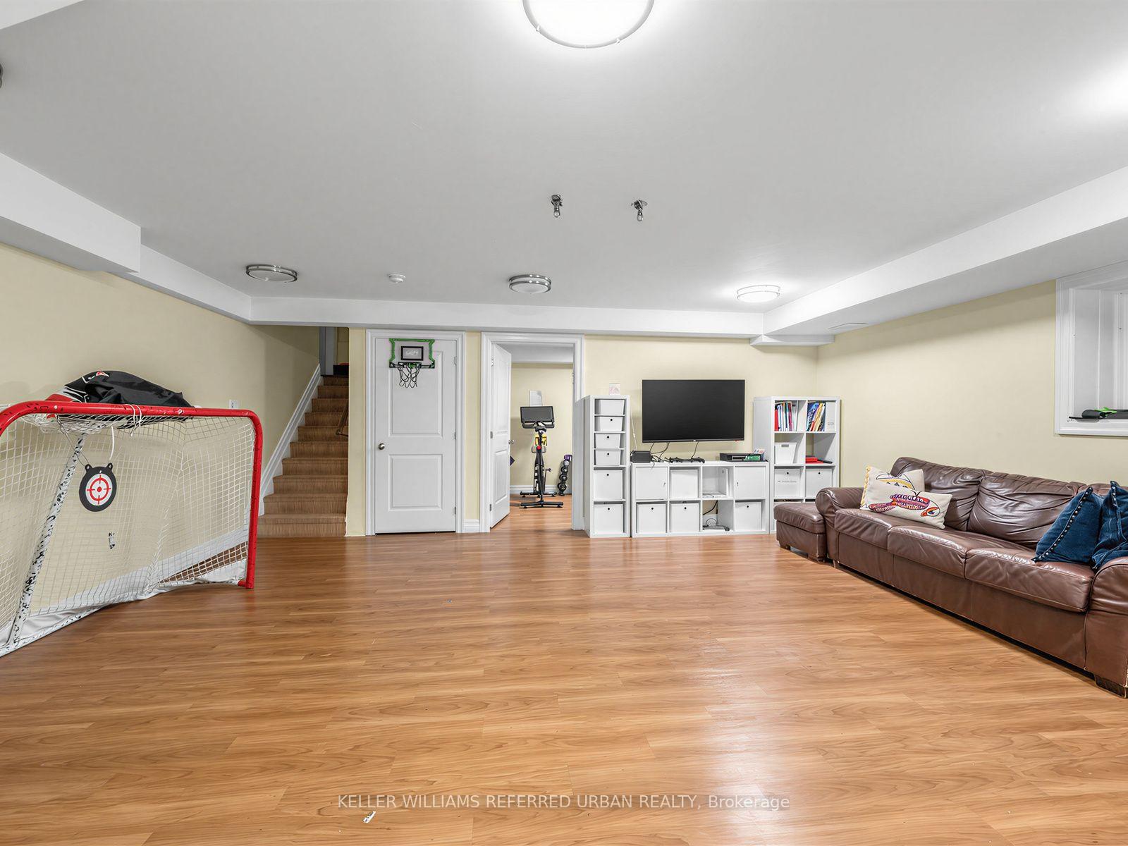 Photo 43 of 45 Fairholme Avenue, Toronto, Englemount-Lawrence — HOMEH