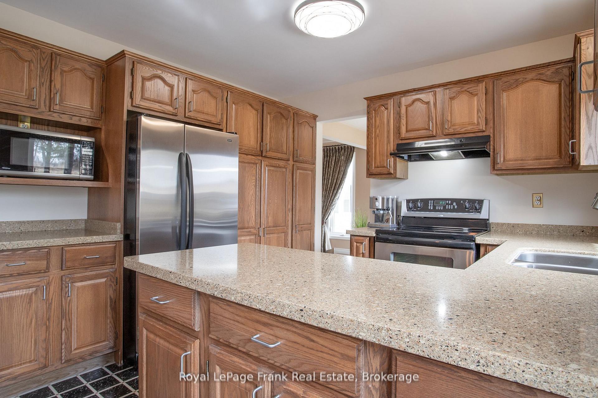 Photo 21 of 85 Ambleside Drive, Scugog, Rural Scugog — HOMEH