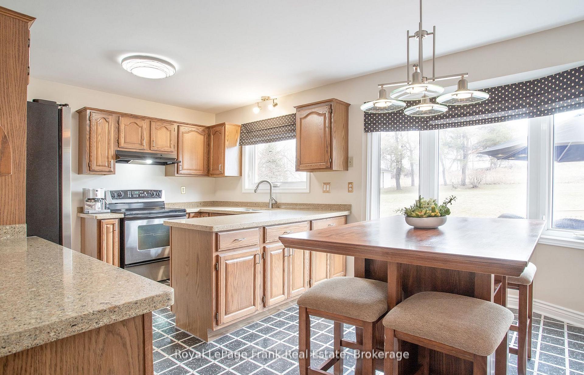 Photo 22 of 85 Ambleside Drive, Scugog, Rural Scugog — HOMEH