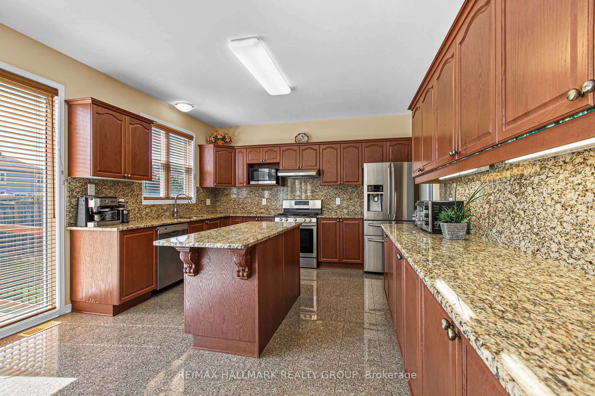 Photo 21 of 593 Anjana Circle, Ottawa, Barrhaven - Cedargrove/Fraserdale — HOMEH