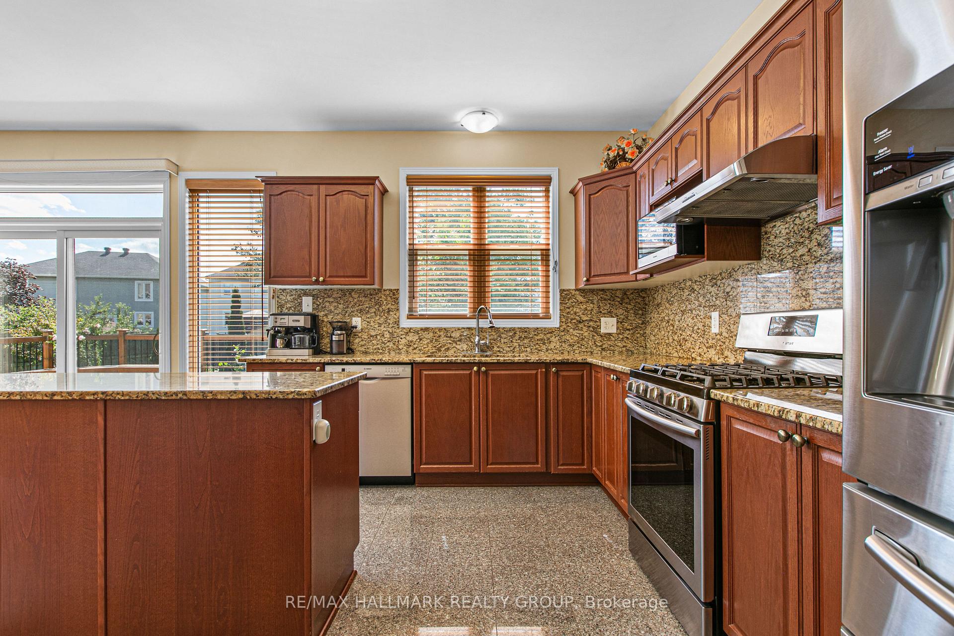Photo 23 of 593 Anjana Circle, Ottawa, Barrhaven - Cedargrove/Fraserdale — HOMEH