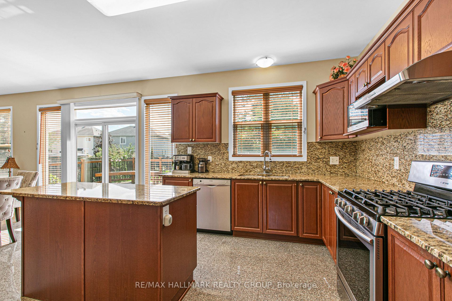 Photo 24 of 593 Anjana Circle, Ottawa, Barrhaven - Cedargrove/Fraserdale — HOMEH
