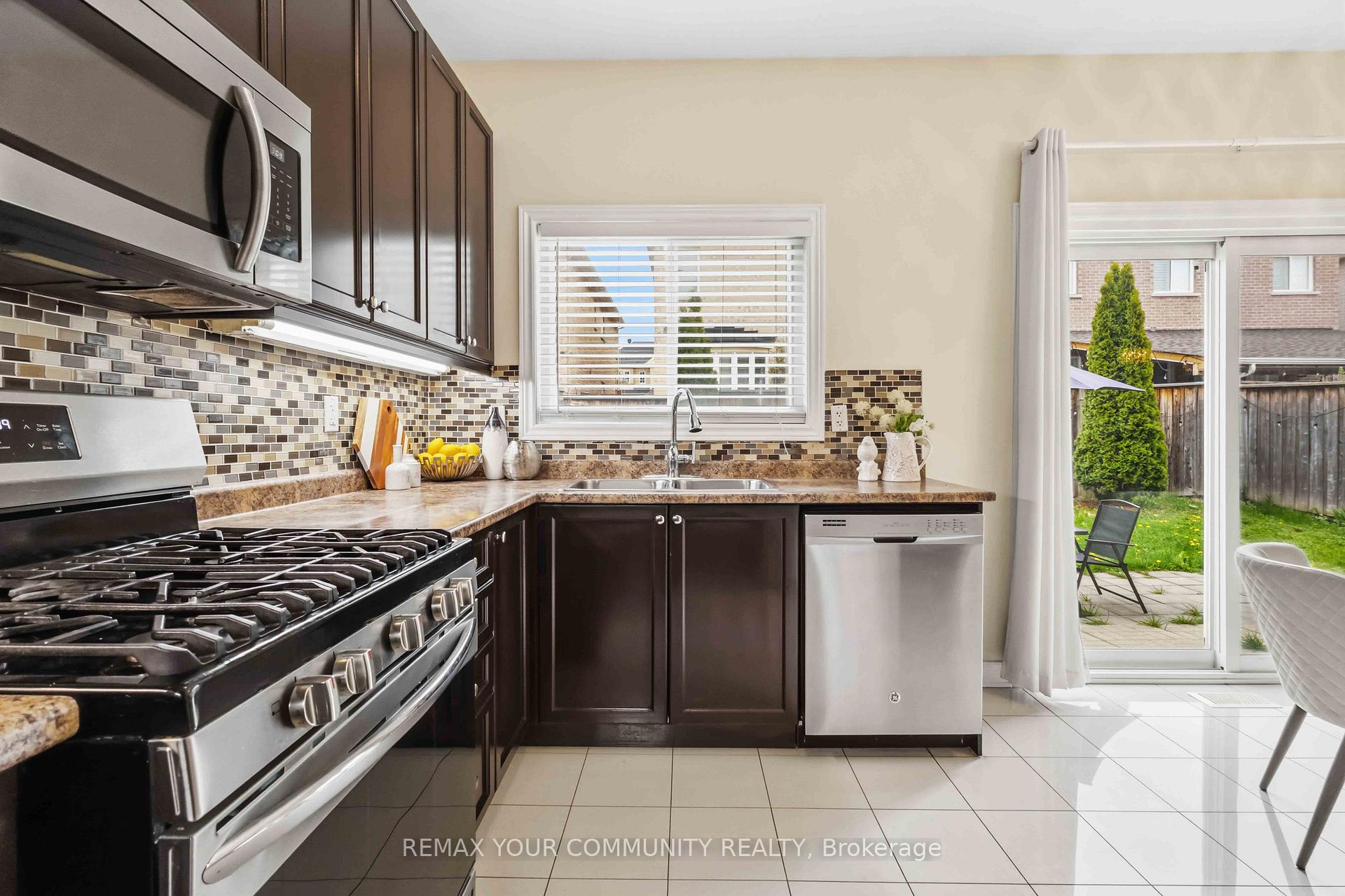 Photo 22 of 28 Cater Avenue, Ajax, Northeast Ajax — HOMEH