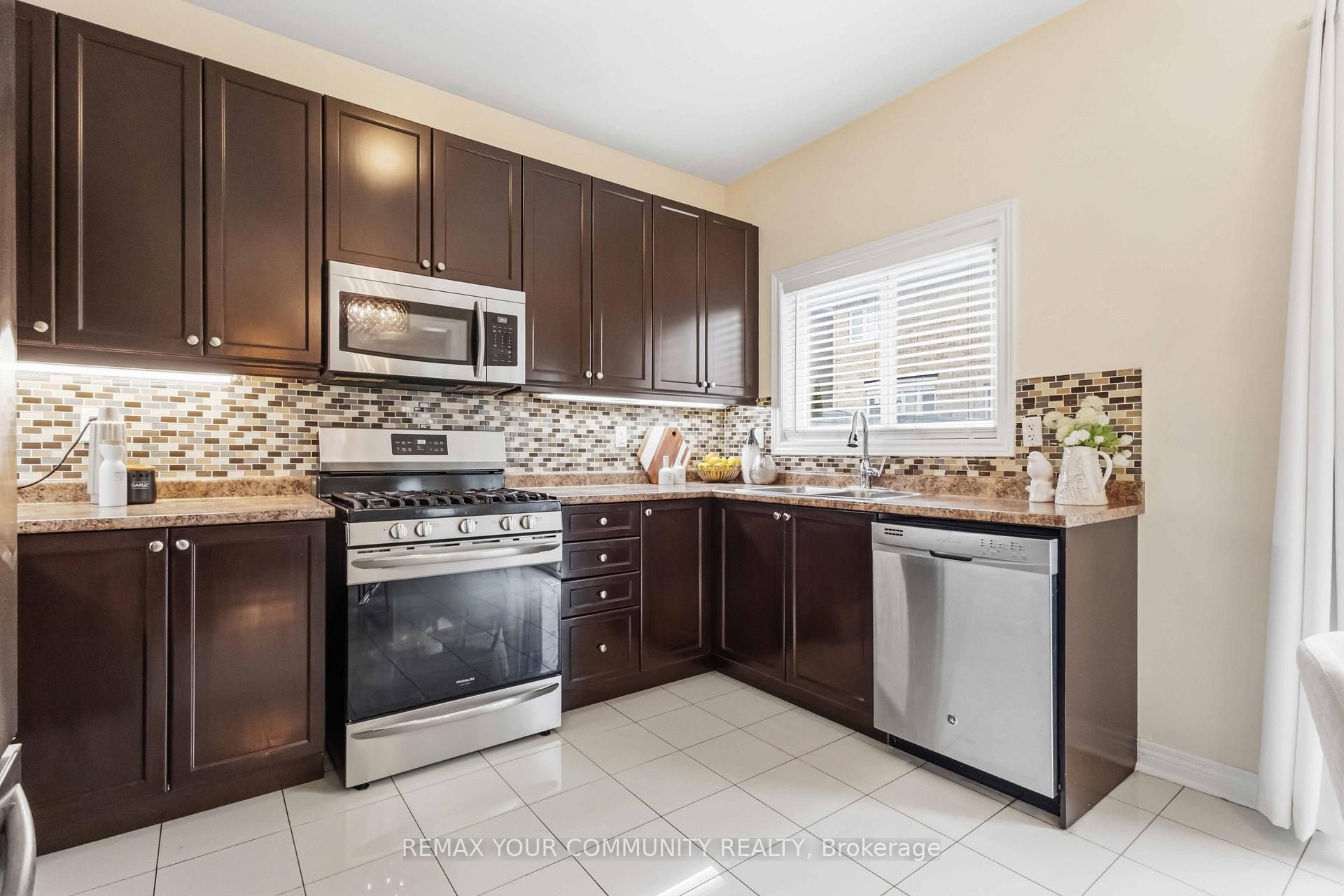 Photo 25 of 28 Cater Avenue, Ajax, Northeast Ajax — HOMEH