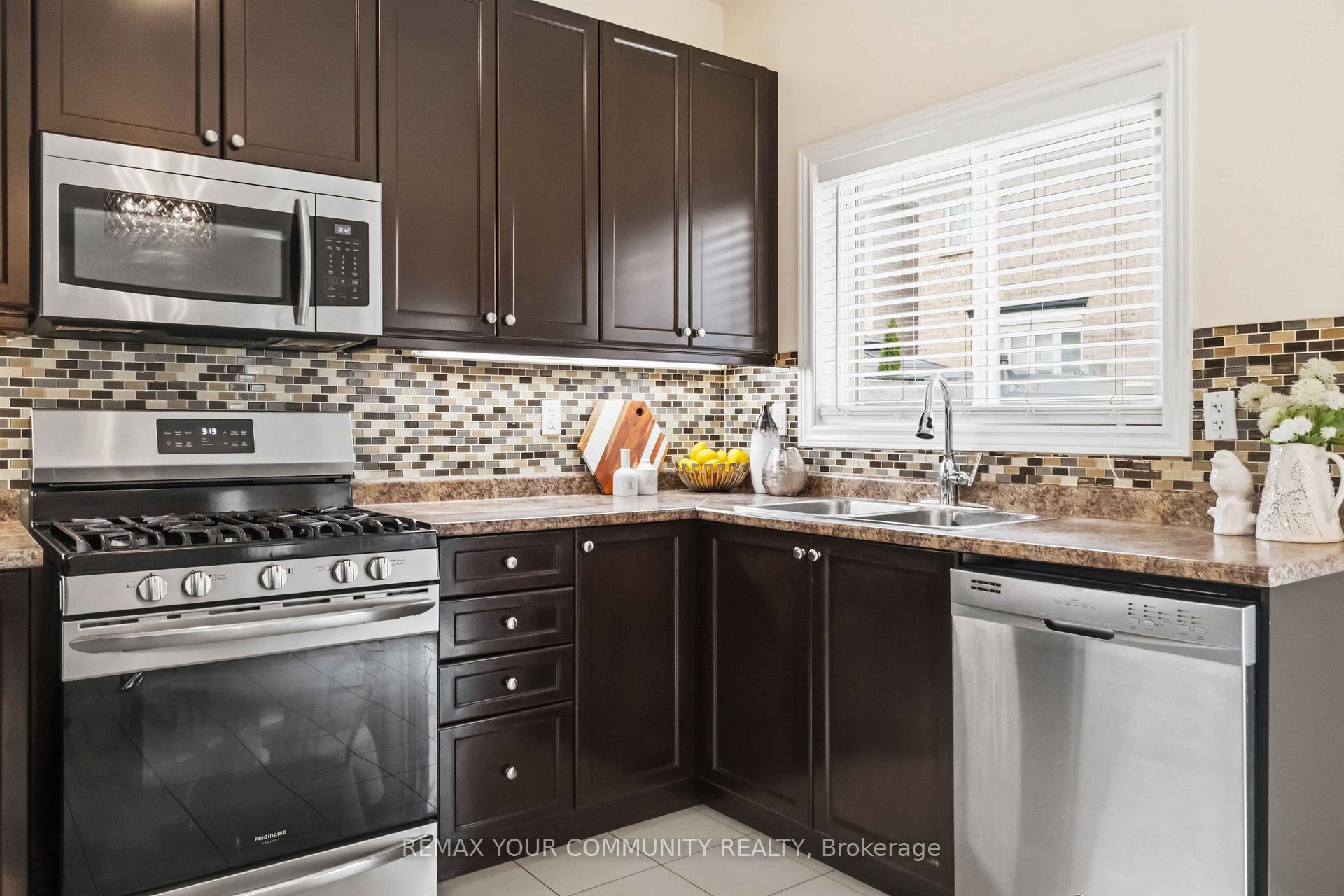 Photo 26 of 28 Cater Avenue, Ajax, Northeast Ajax — HOMEH