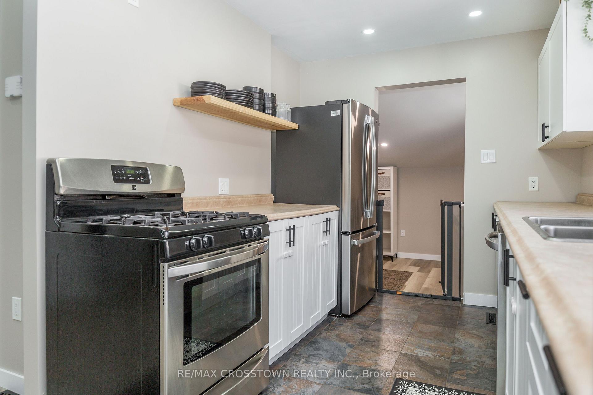 Photo 4 of 281 Elizabeth Street, Midland — HOMEH