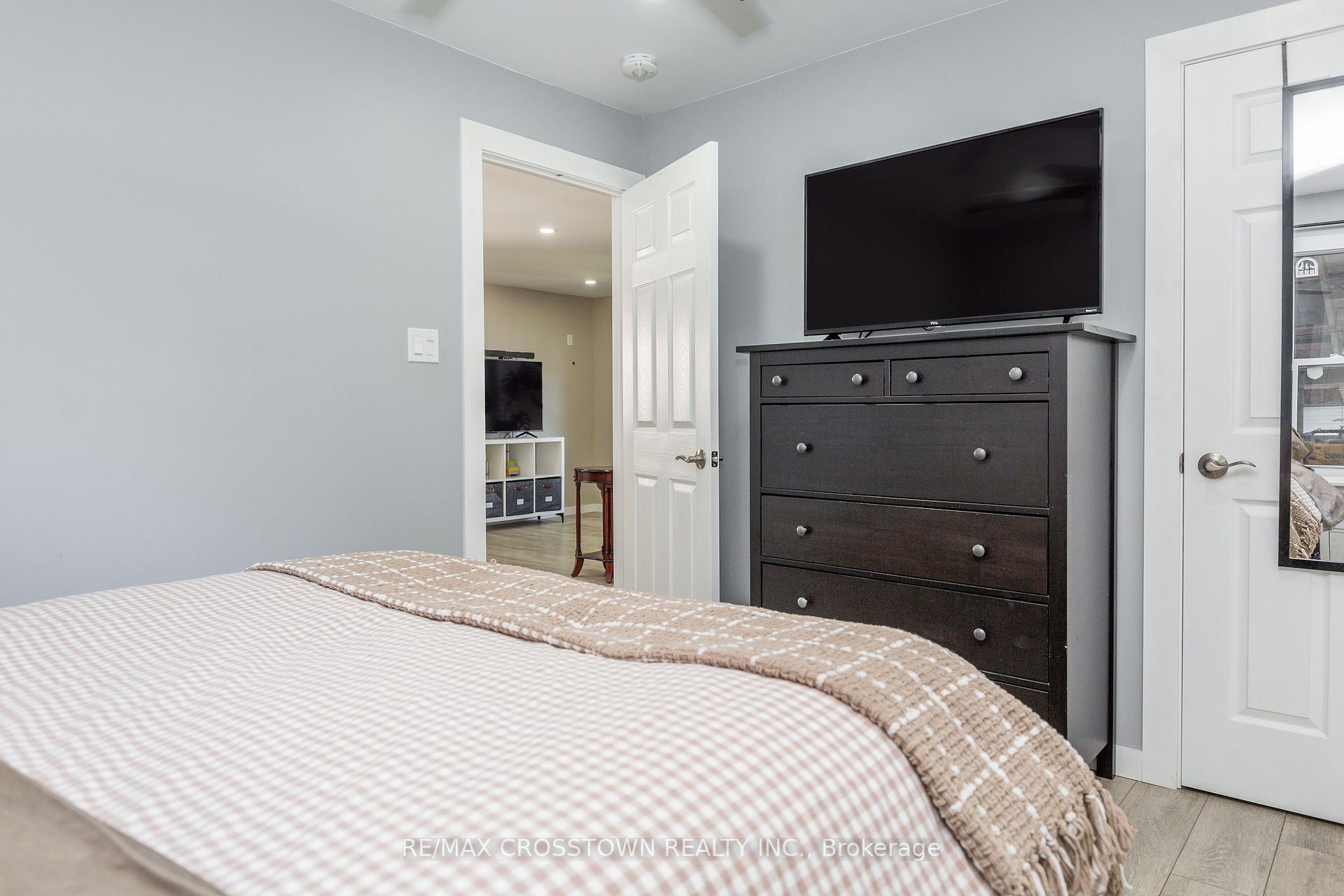Photo 12 of 281 Elizabeth Street, Midland — HOMEH