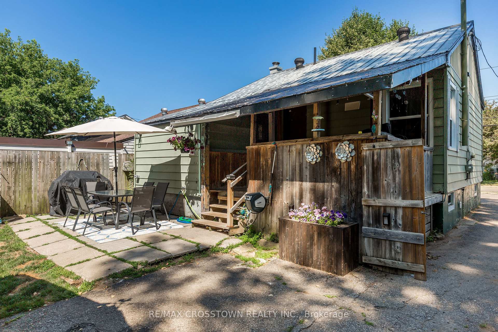 Photo 25 of 281 Elizabeth Street, Midland — HOMEH