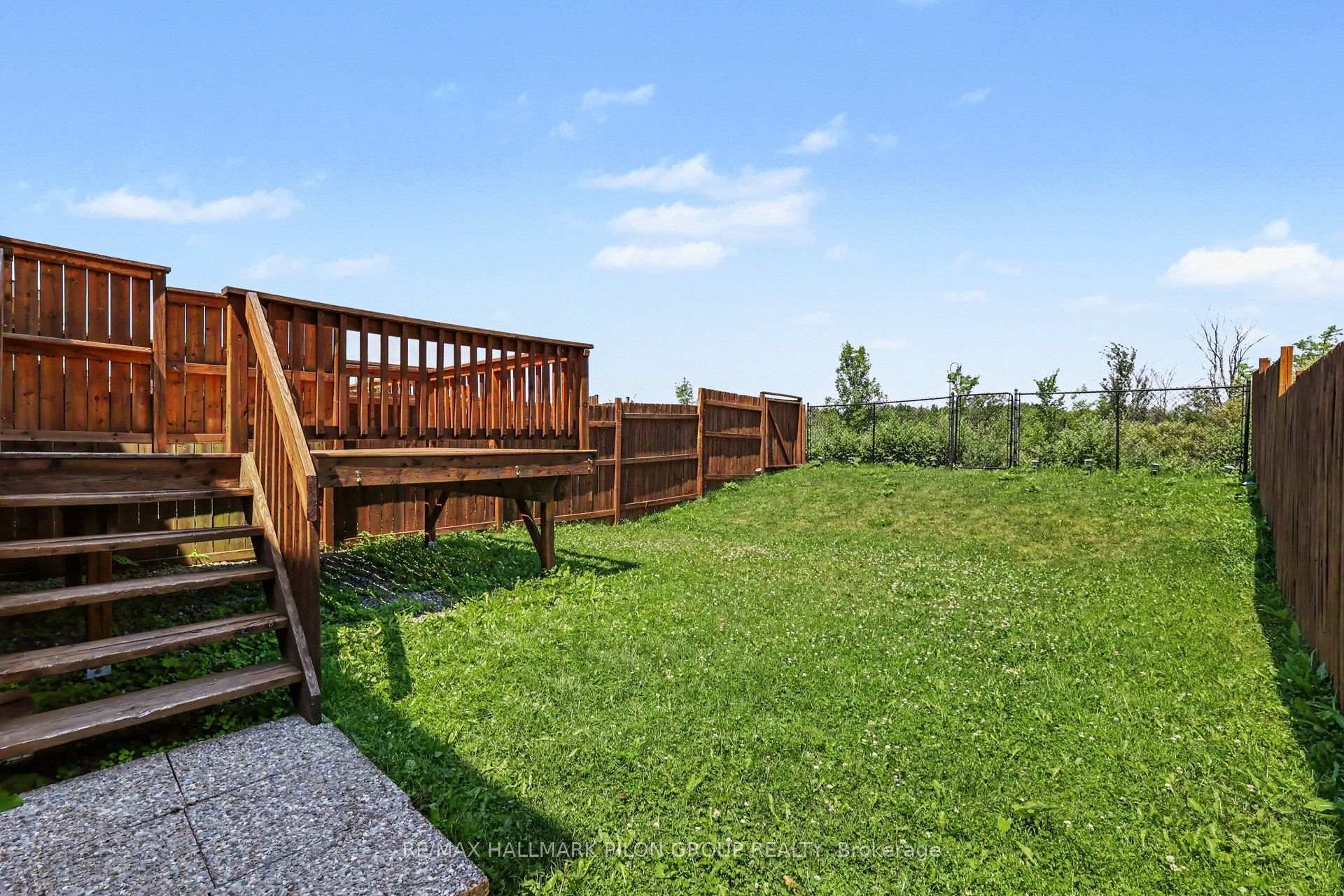 Photo 18 of 174 Trail Side Circle, Ottawa, Springridge/East Village — HOMEH
