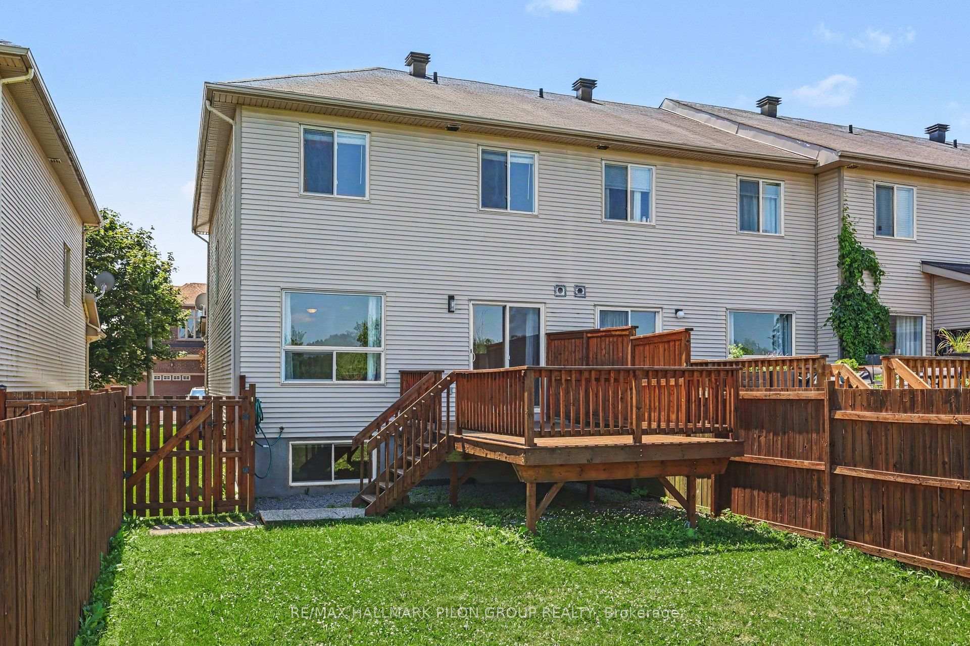 Photo 19 of 174 Trail Side Circle, Ottawa, Springridge/East Village — HOMEH