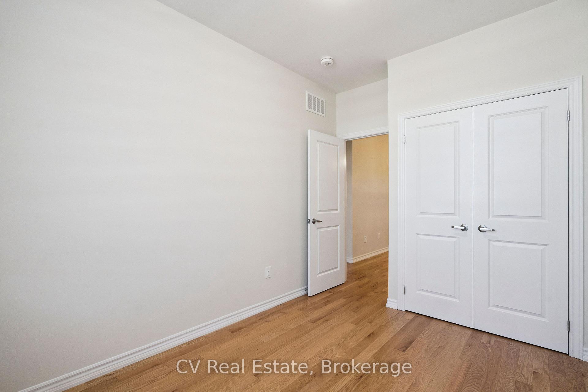 Photo 14 of 1406 Almonte Drive, Burlington, Tyandaga — HOMEH