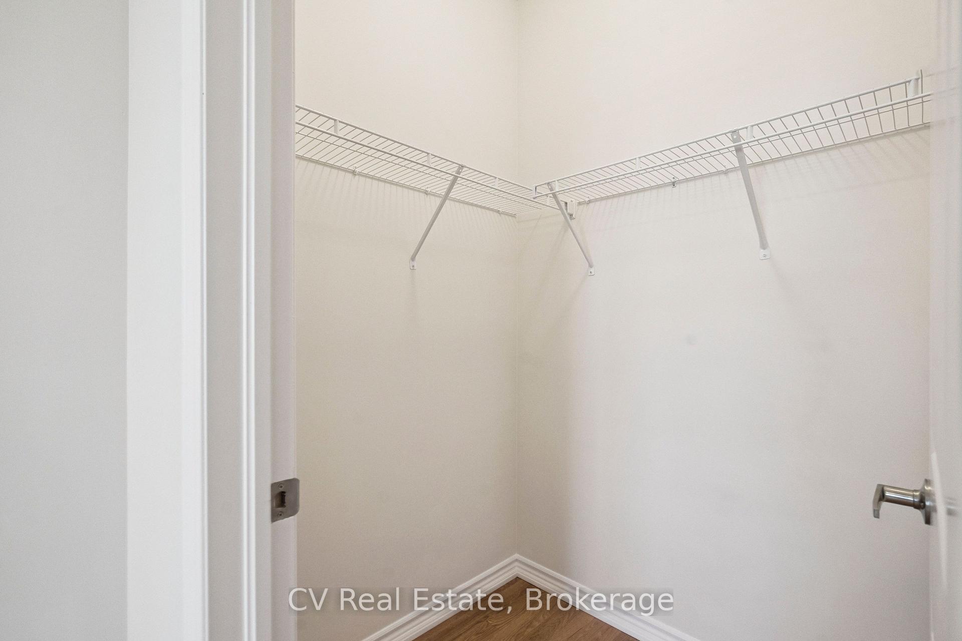 Photo 17 of 1406 Almonte Drive, Burlington, Tyandaga — HOMEH