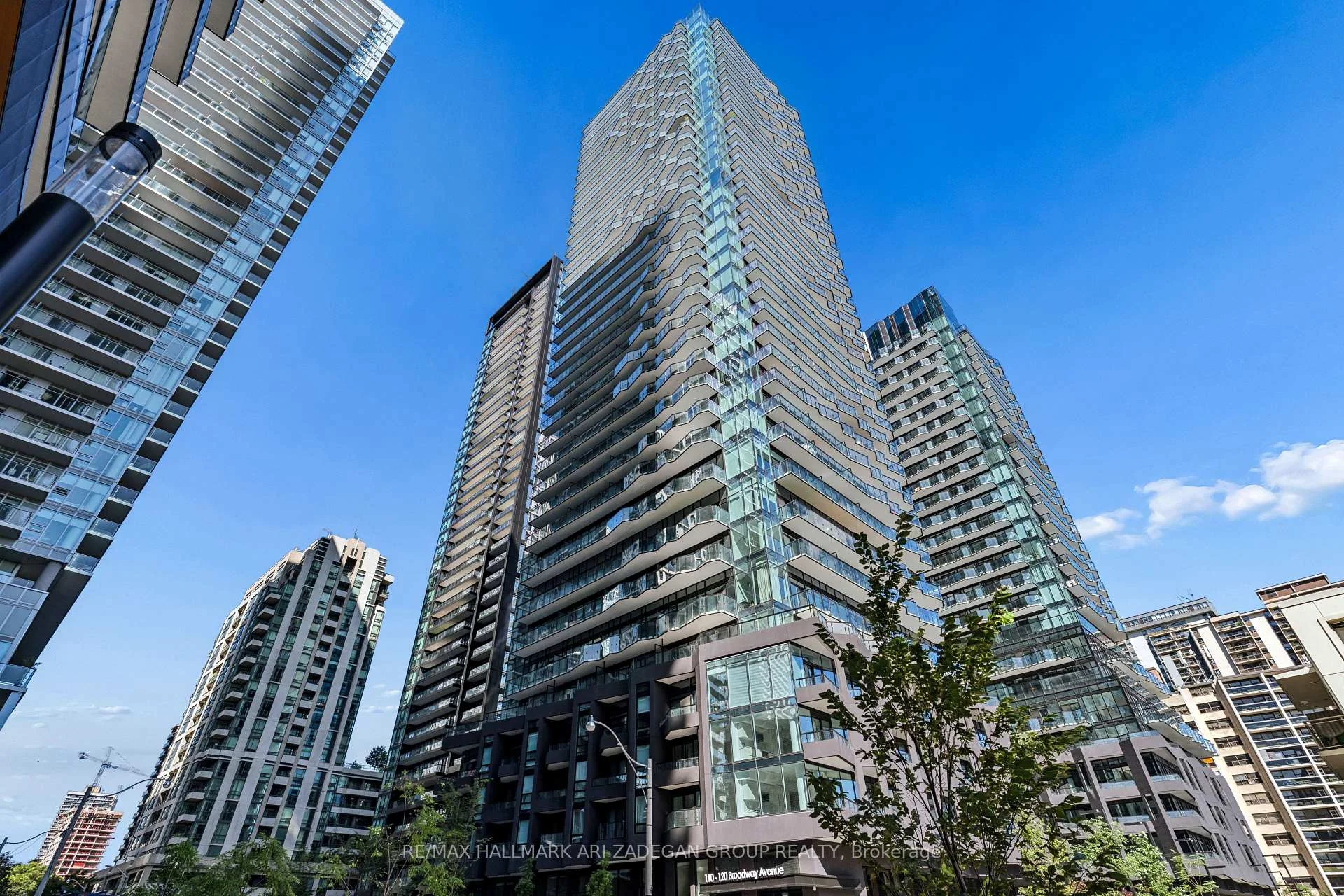 Photo 1 of Unit 2102, 110 Broadway Avenue, Toronto, Mount Pleasant West — HOMEH